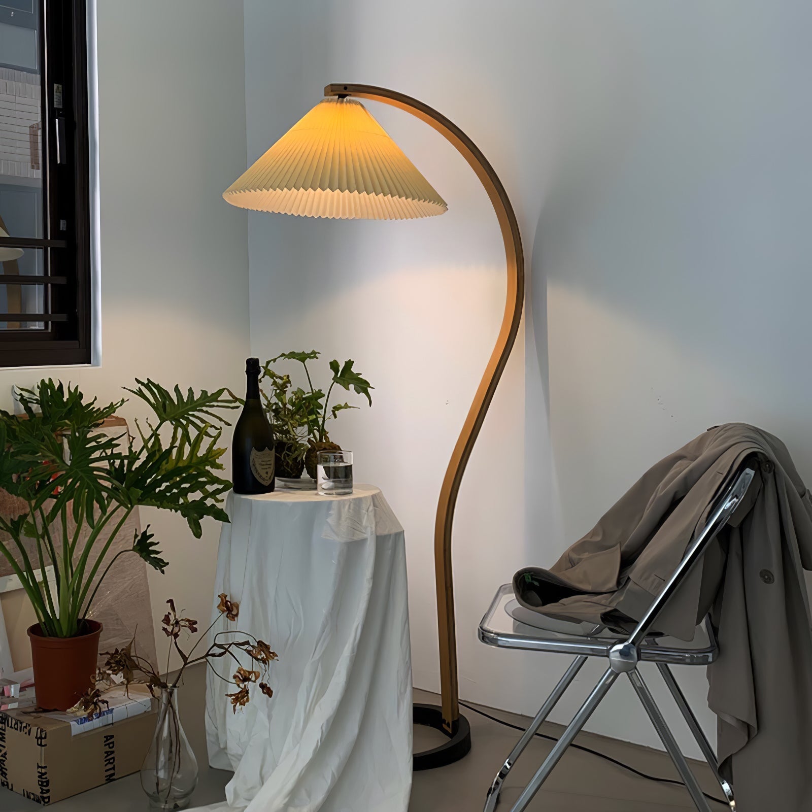Viaro Wood Floor Lamp - Letslighting