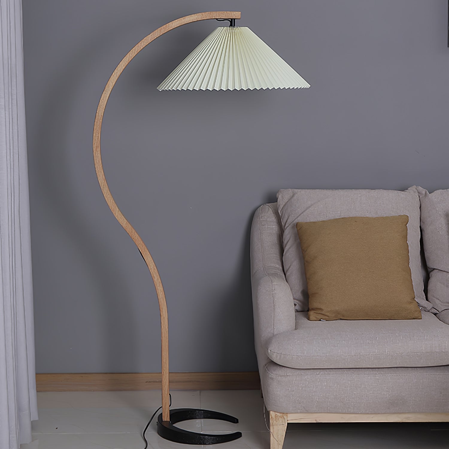 Viaro Wood Floor Lamp - Letslighting