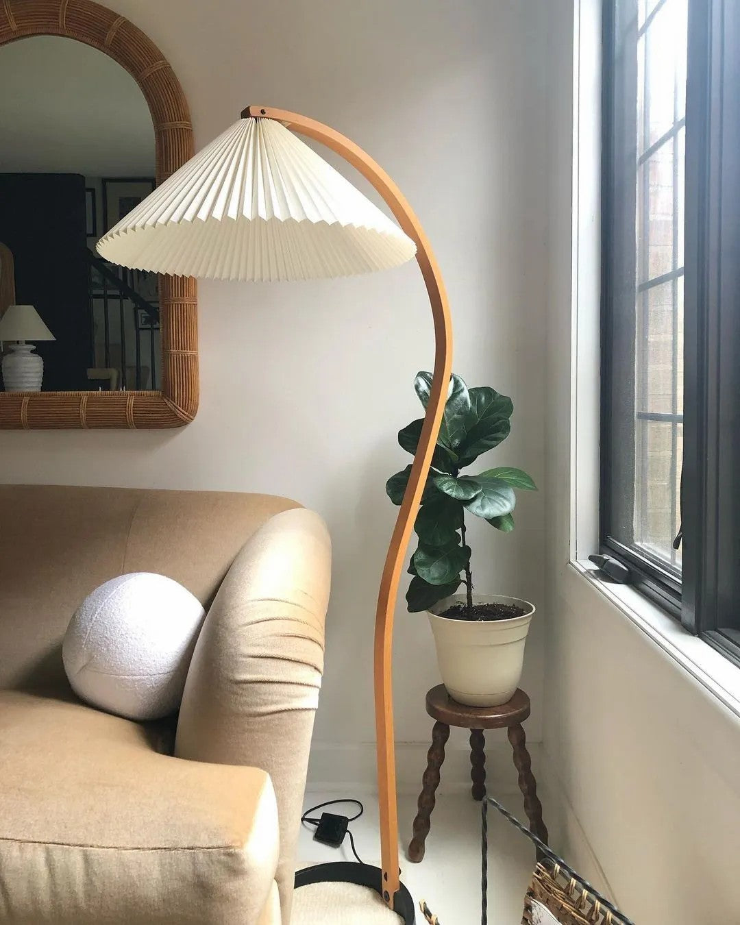 Viaro Wood Floor Lamp - Letslighting