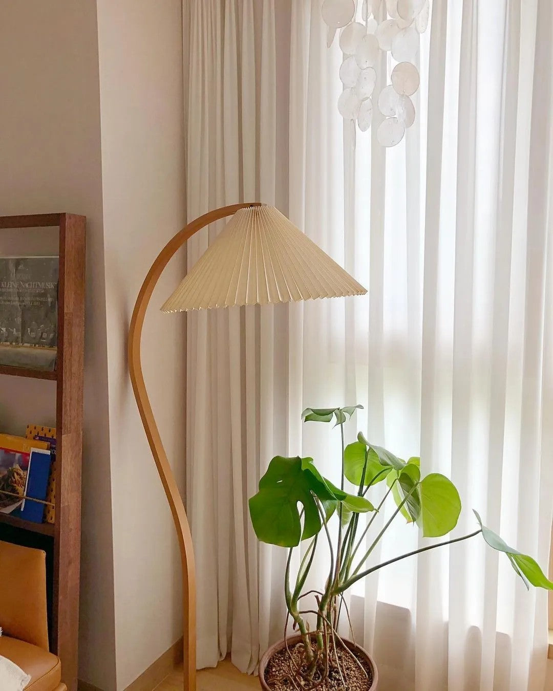 Viaro Wood Floor Lamp - Letslighting