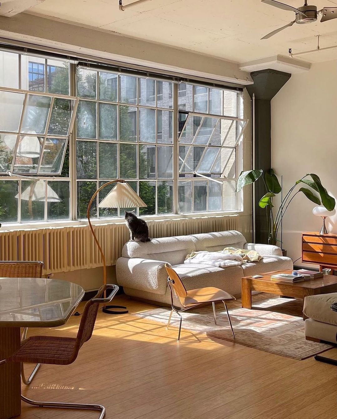 Viaro Wood Floor Lamp - Letslighting