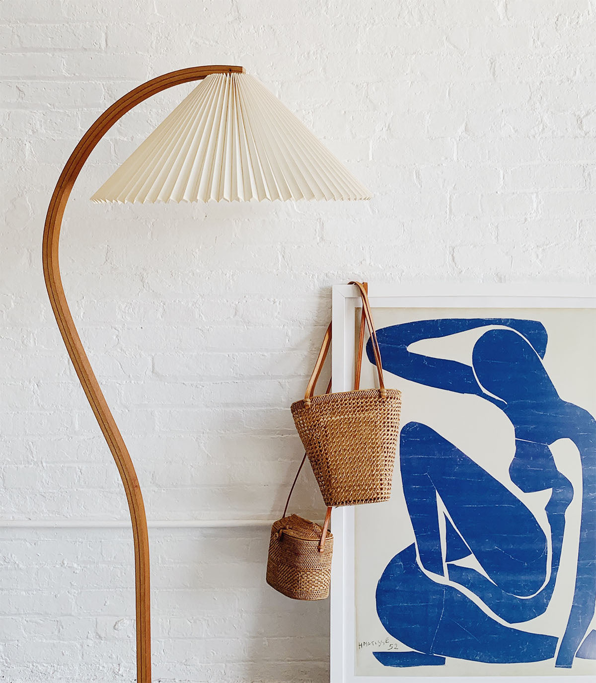 Viaro Wood Floor Lamp - Letslighting