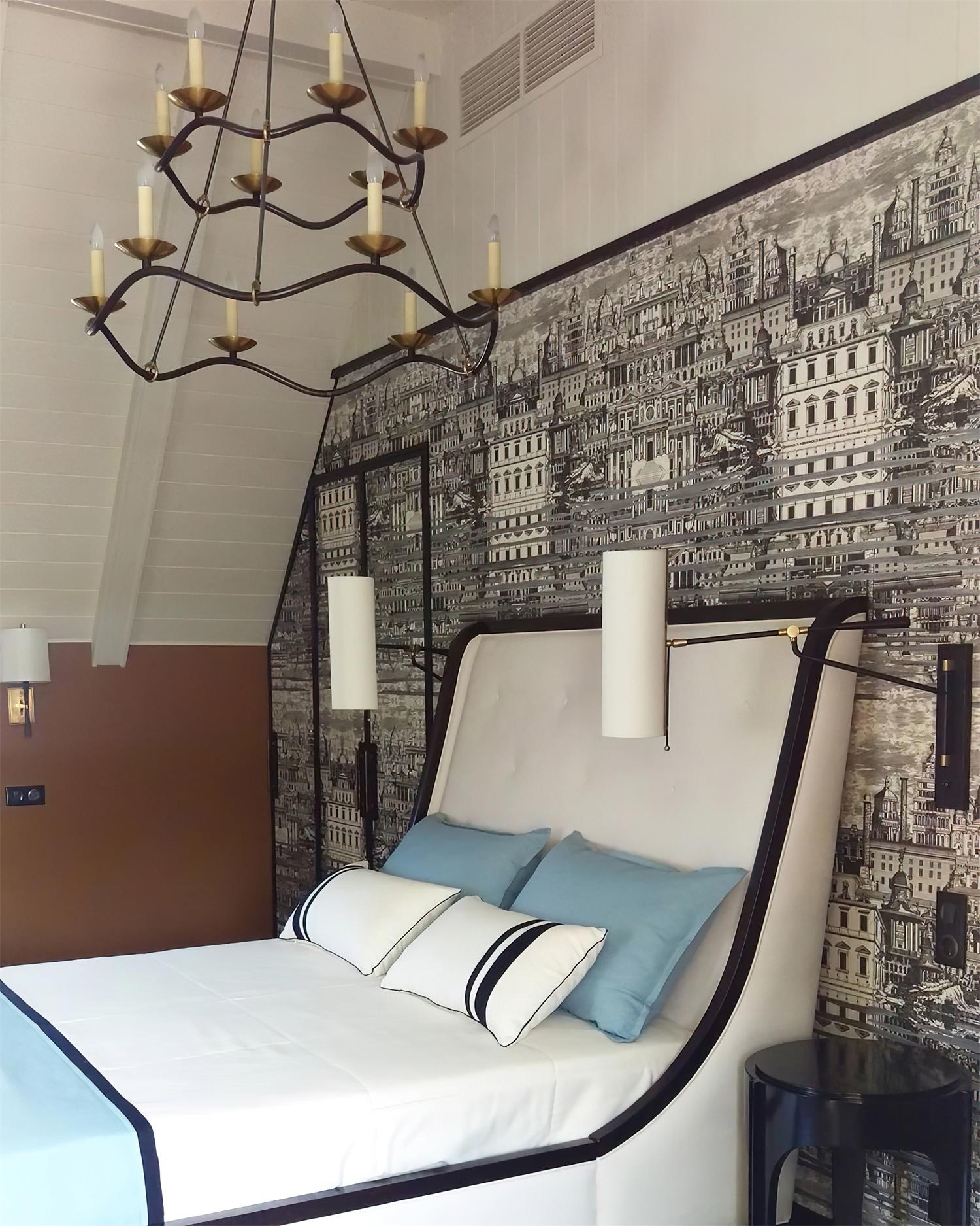 Juvin Two-Tier Candle Chandelier - Letslighting