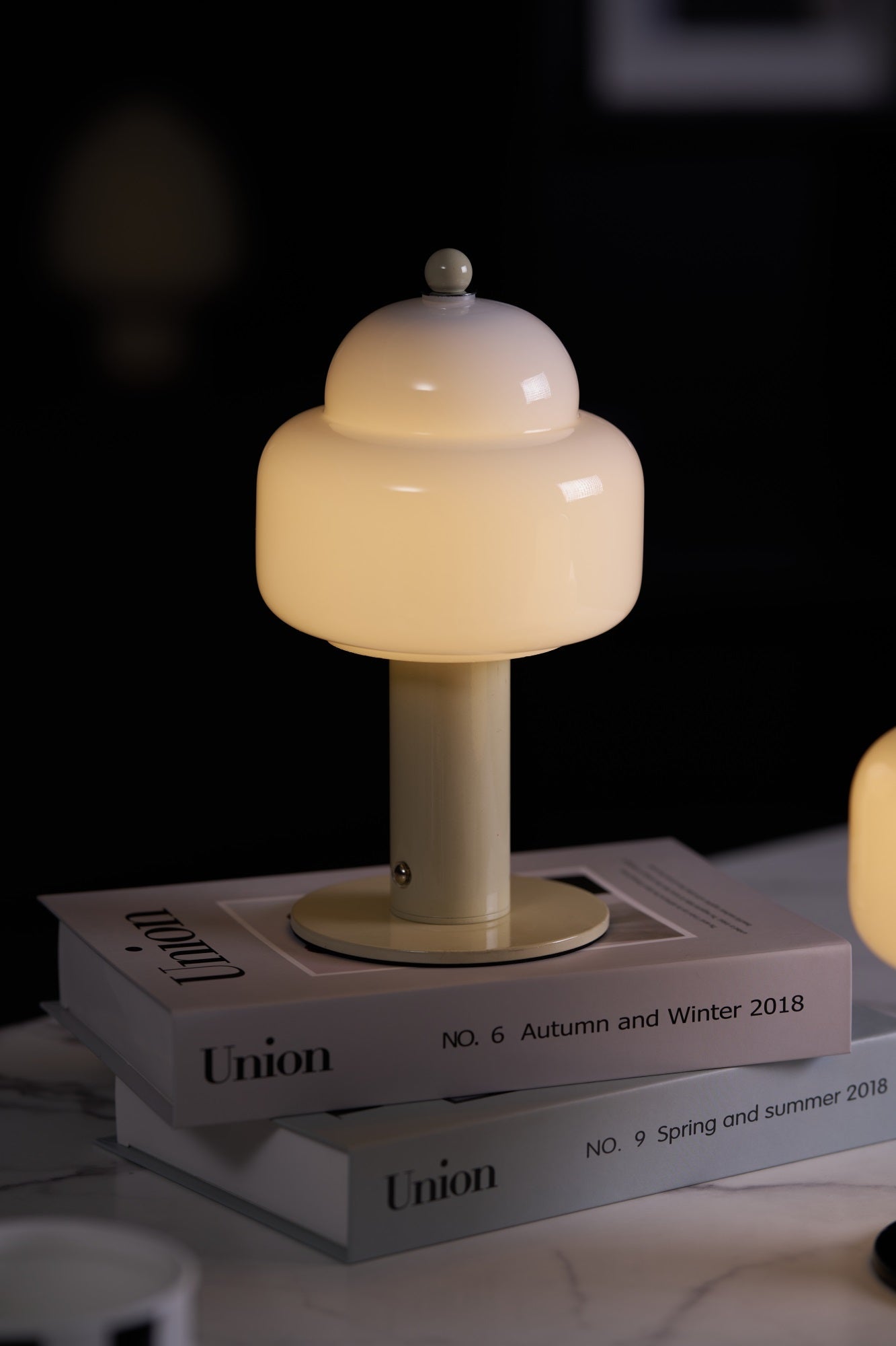 Poppy Modern Table Lamp - Letslighting