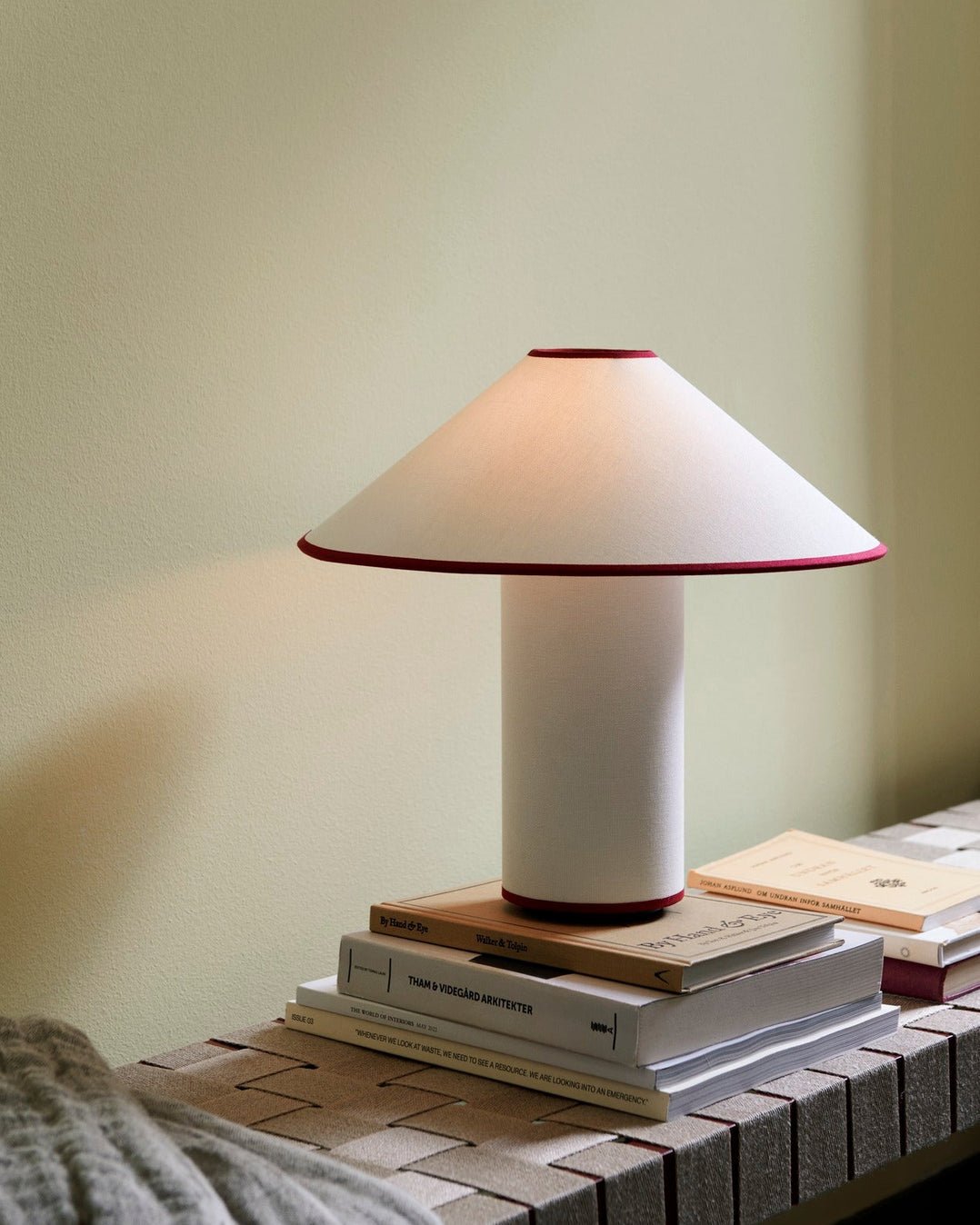 Maddy Minimalist Table Lamp - Letslighting