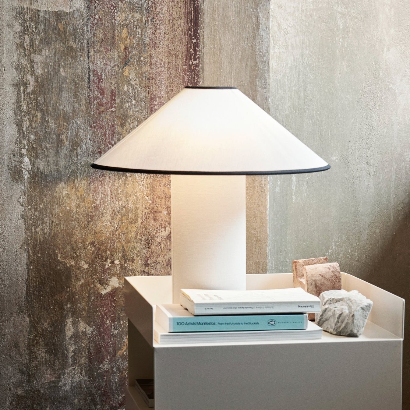 Maddy Minimalist Table Lamp - Letslighting