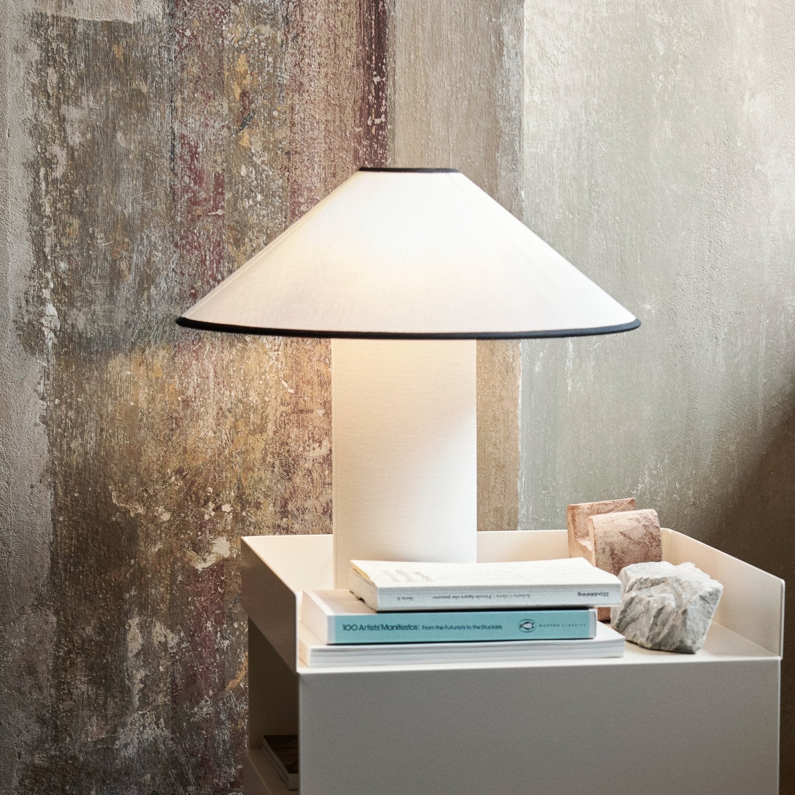Maddy Minimalist Table Lamp - Letslighting