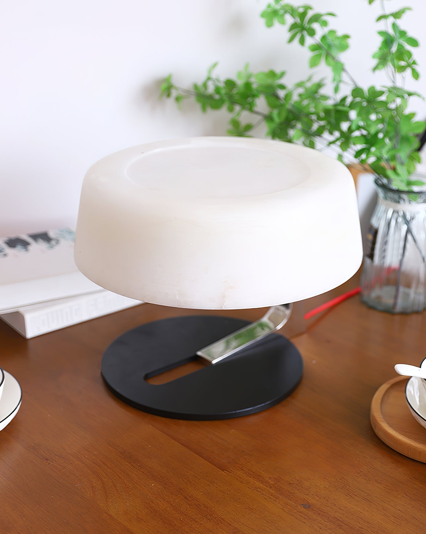 Nysolora Dome Alabaster Table Lamp - Letslighting