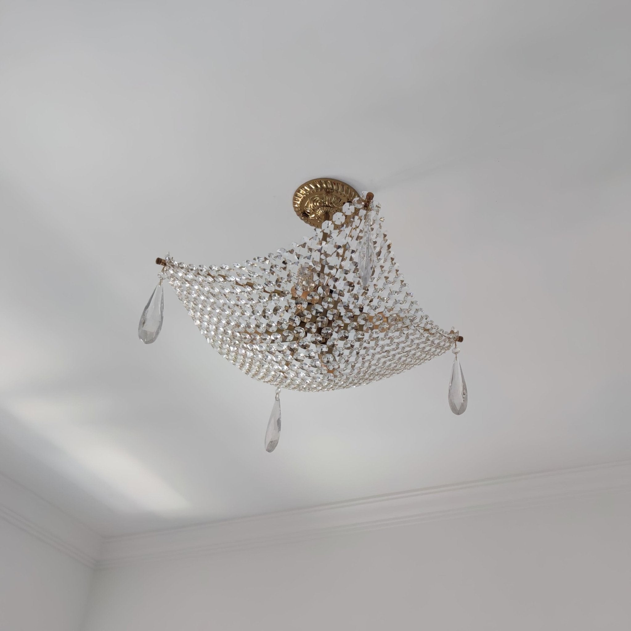 Lustra Chandelier with Crystal Strands and Crystal - Letslighting