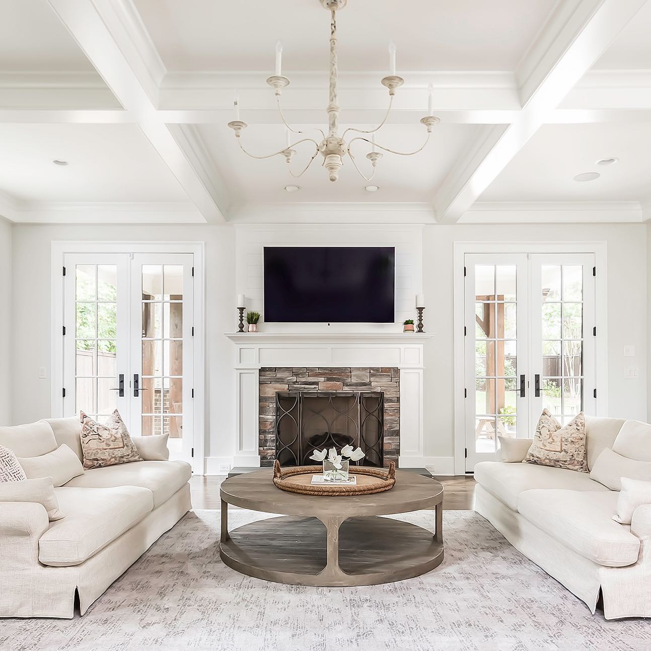 Zoliria Postmodern Luxury Old White Chandelier - Letslighting