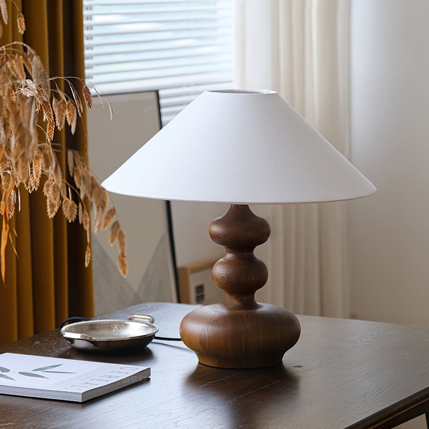 Aurain Wood Fabric Vintage Table Lamp - Letslighting