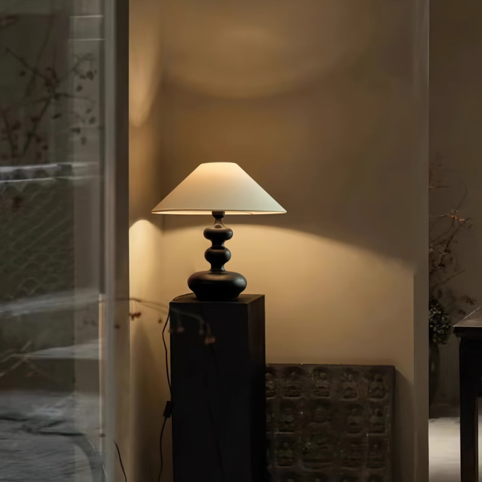 Aurain Wood Fabric Vintage Table Lamp - Letslighting