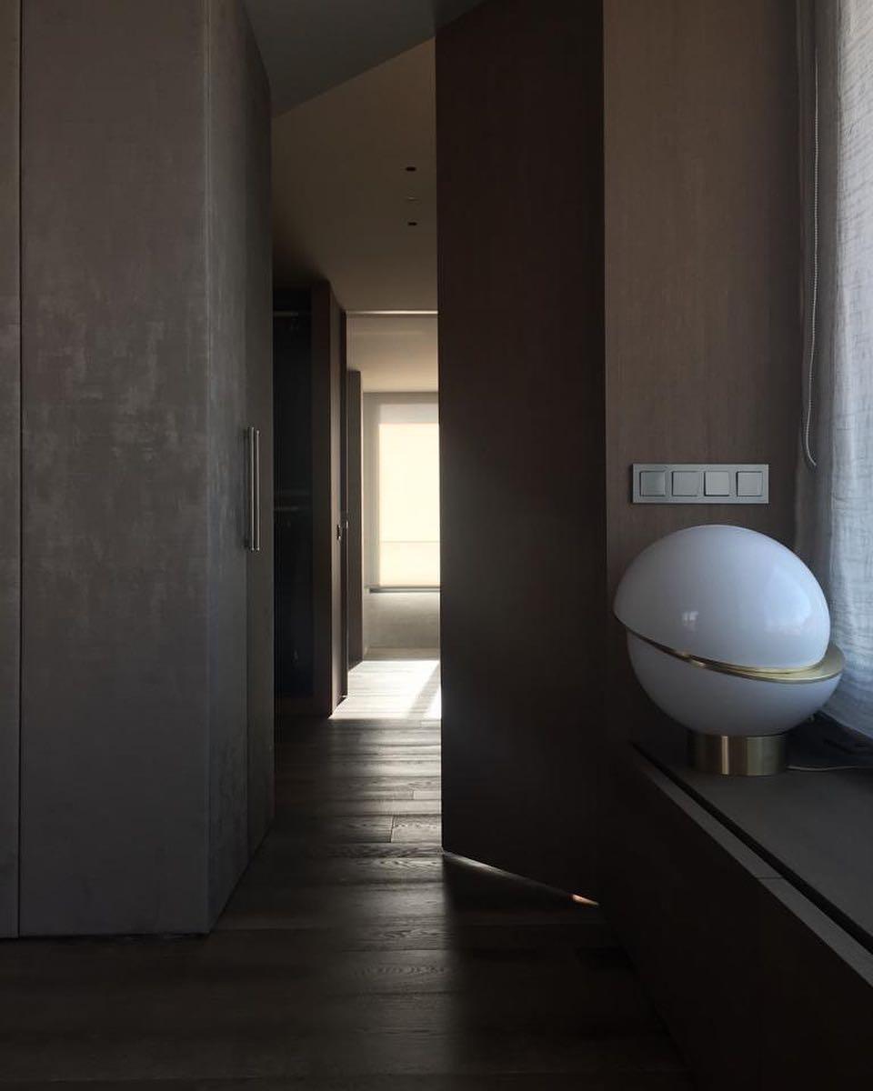 Solaria Futuristic Table Lamp - Letslighting