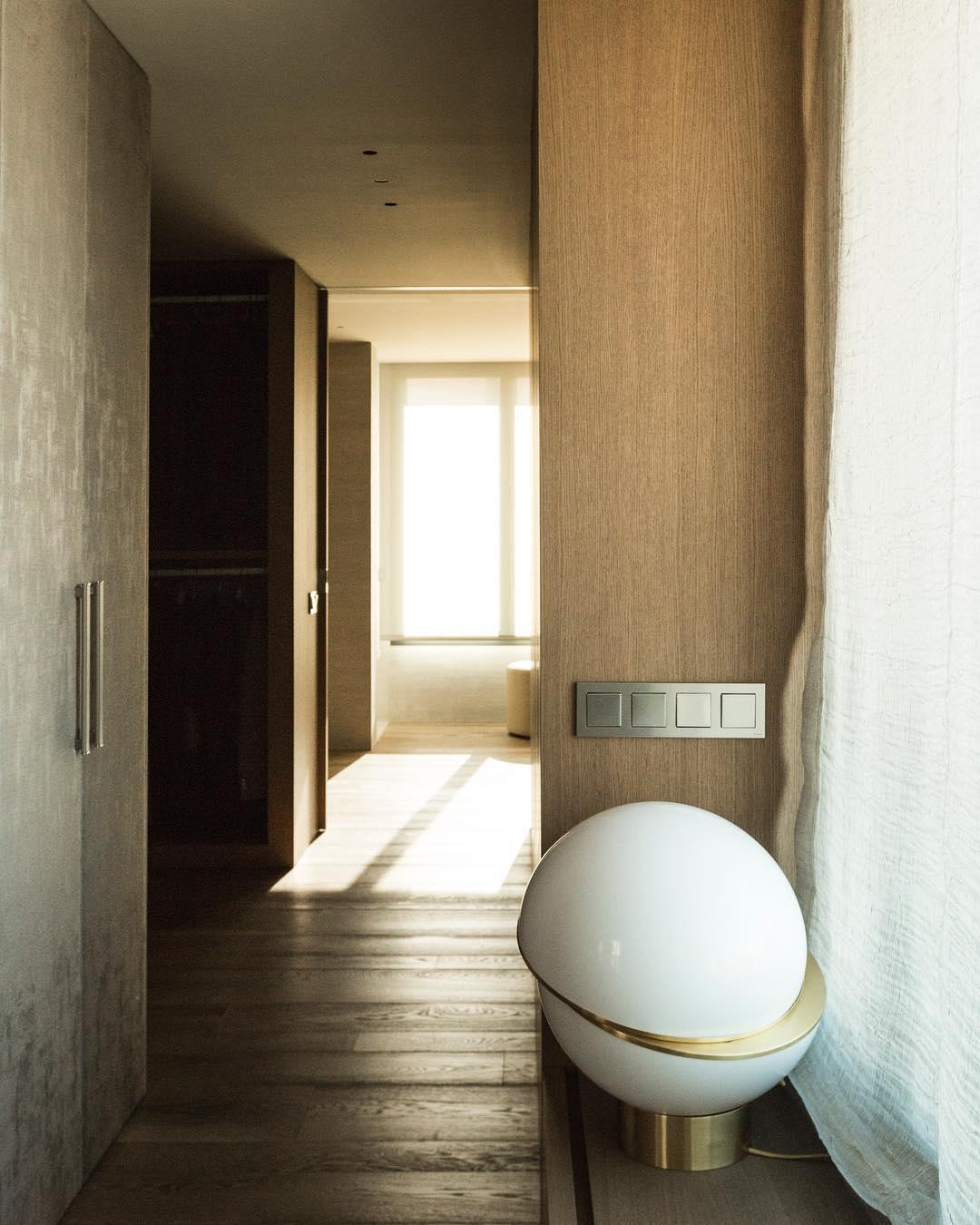 Solaria Futuristic Table Lamp - Letslighting