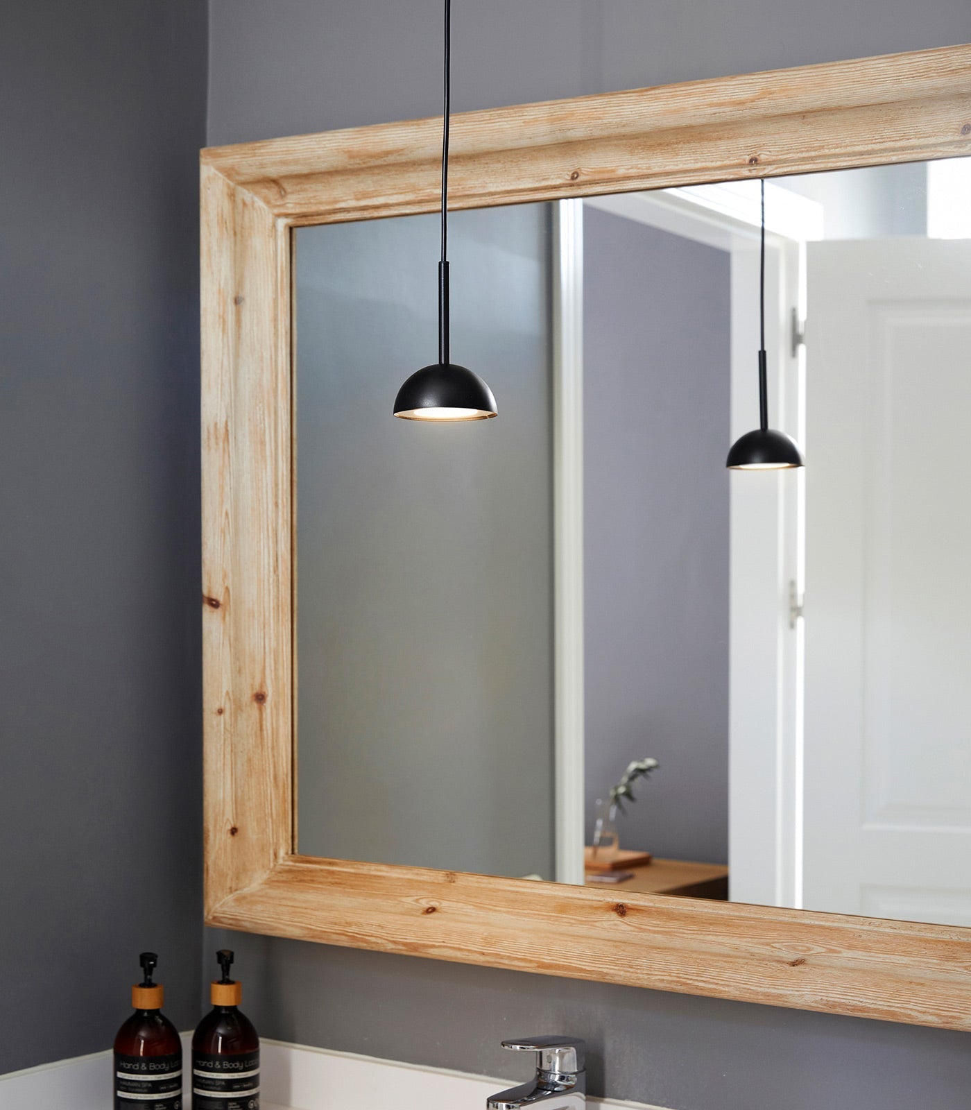 Easton Minimalist Pendant Light - Letslighting