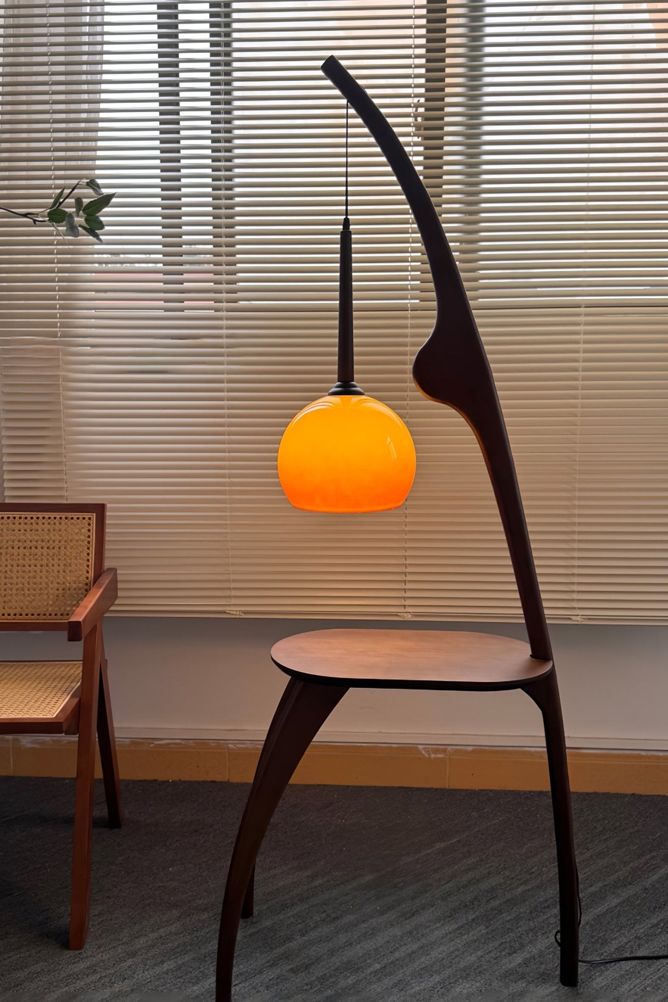 Lustra Curved Mantis Arm Floor Lamp - Letslighting
