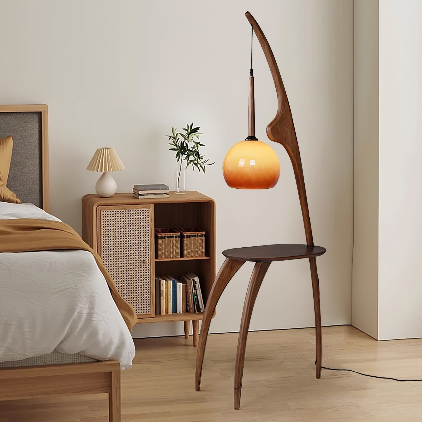 Lustra Curved Mantis Arm Floor Lamp - Letslighting