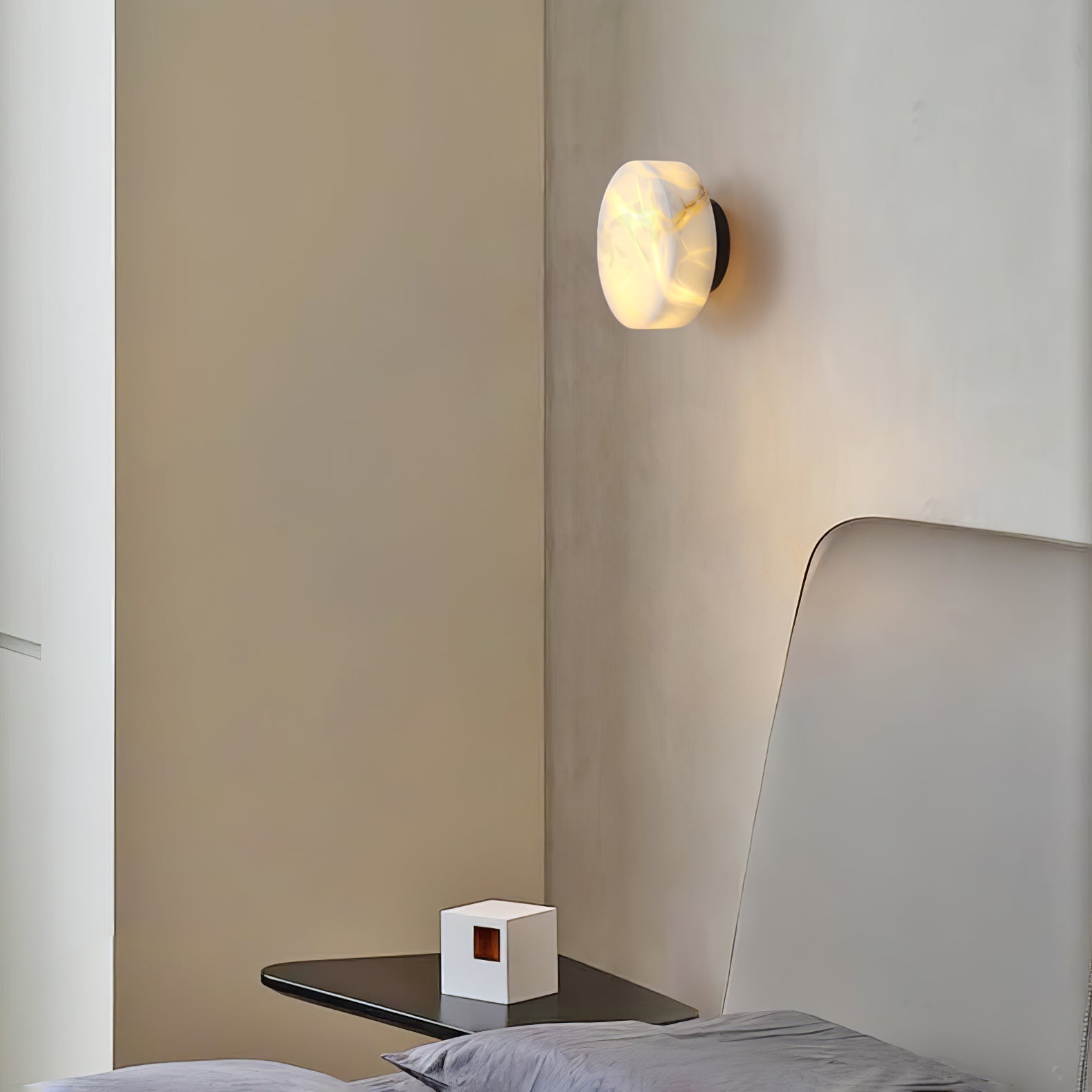 Glim Modern Minimalist Brass Alabaster Wall Lamp - Letslighting