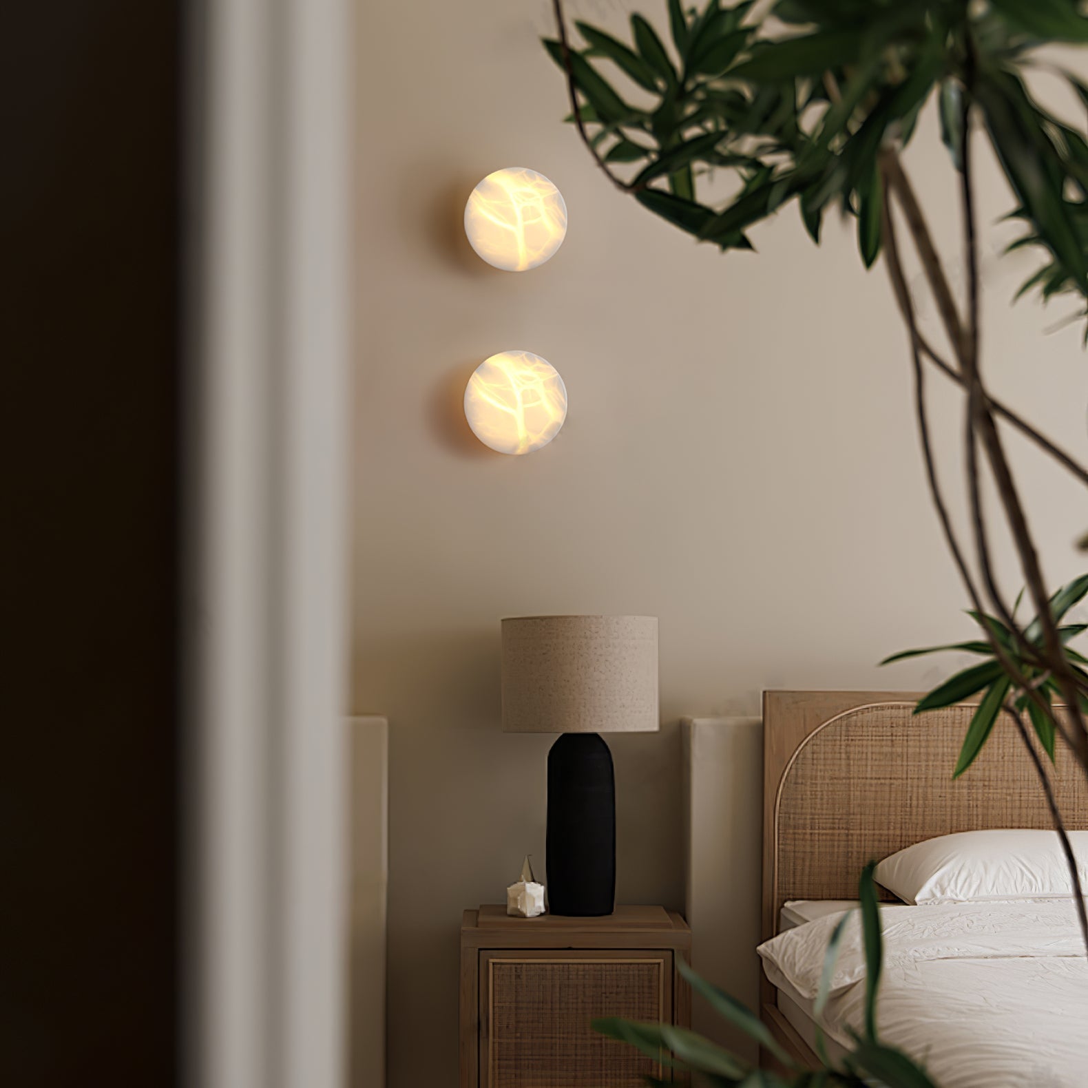Glim Modern Minimalist Brass Alabaster Wall Lamp - Letslighting