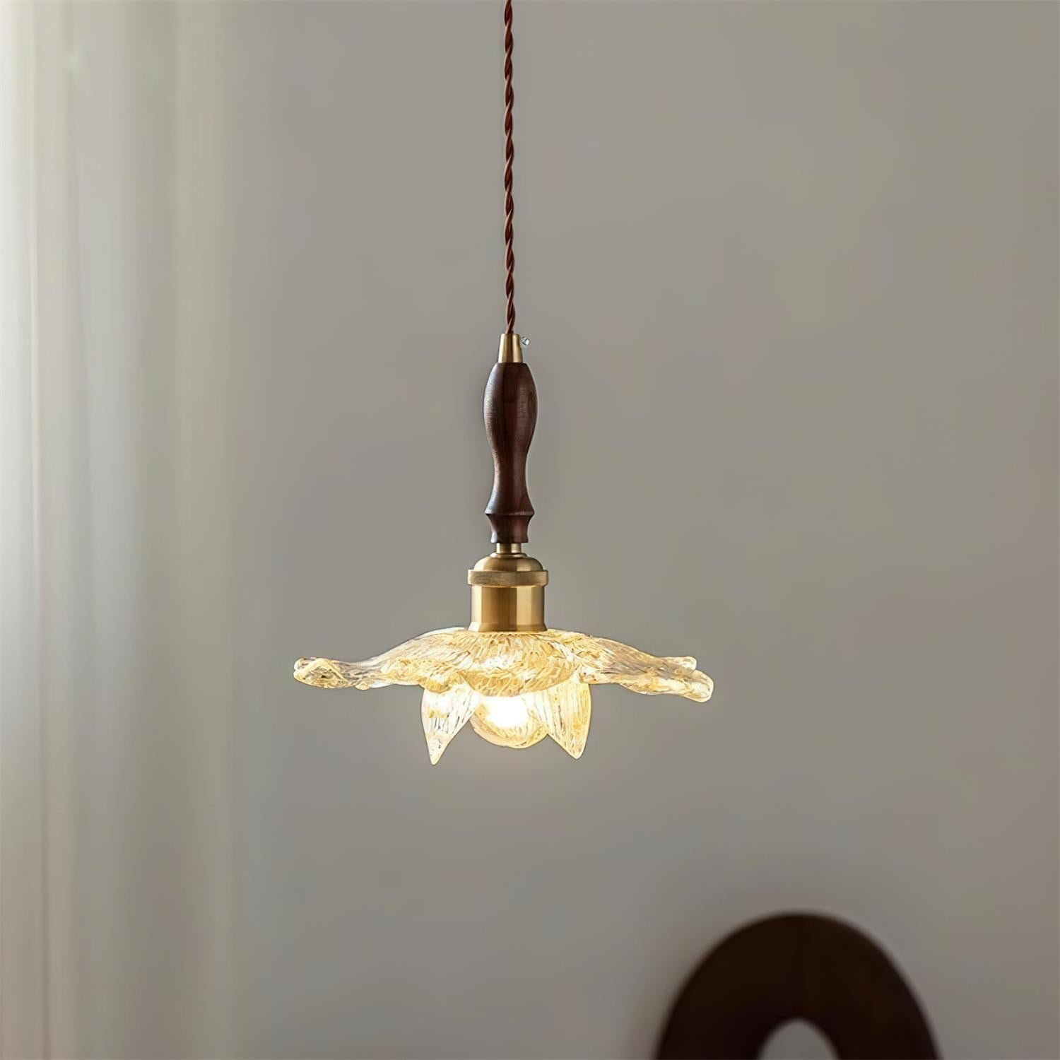 Dalie Lotus Pendant Lamp Resin Lotus Petals Gold Accents - Letslighting