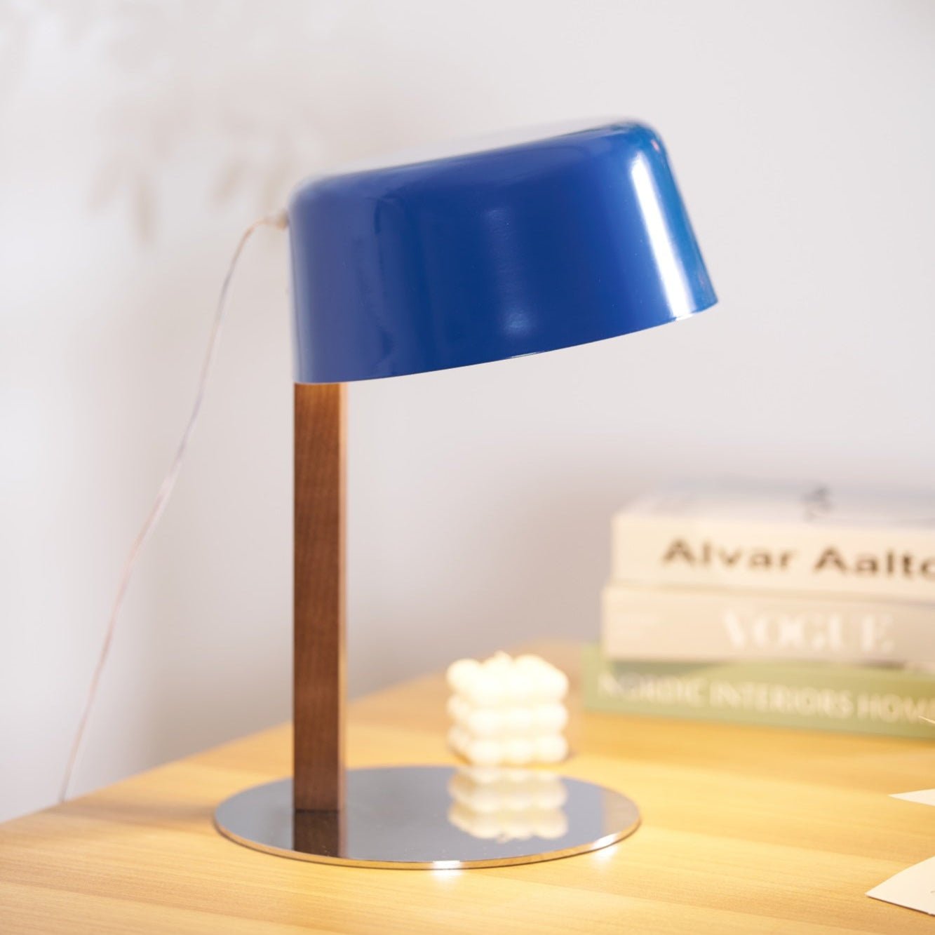 Aura Modern Table Lamp - Letslighting