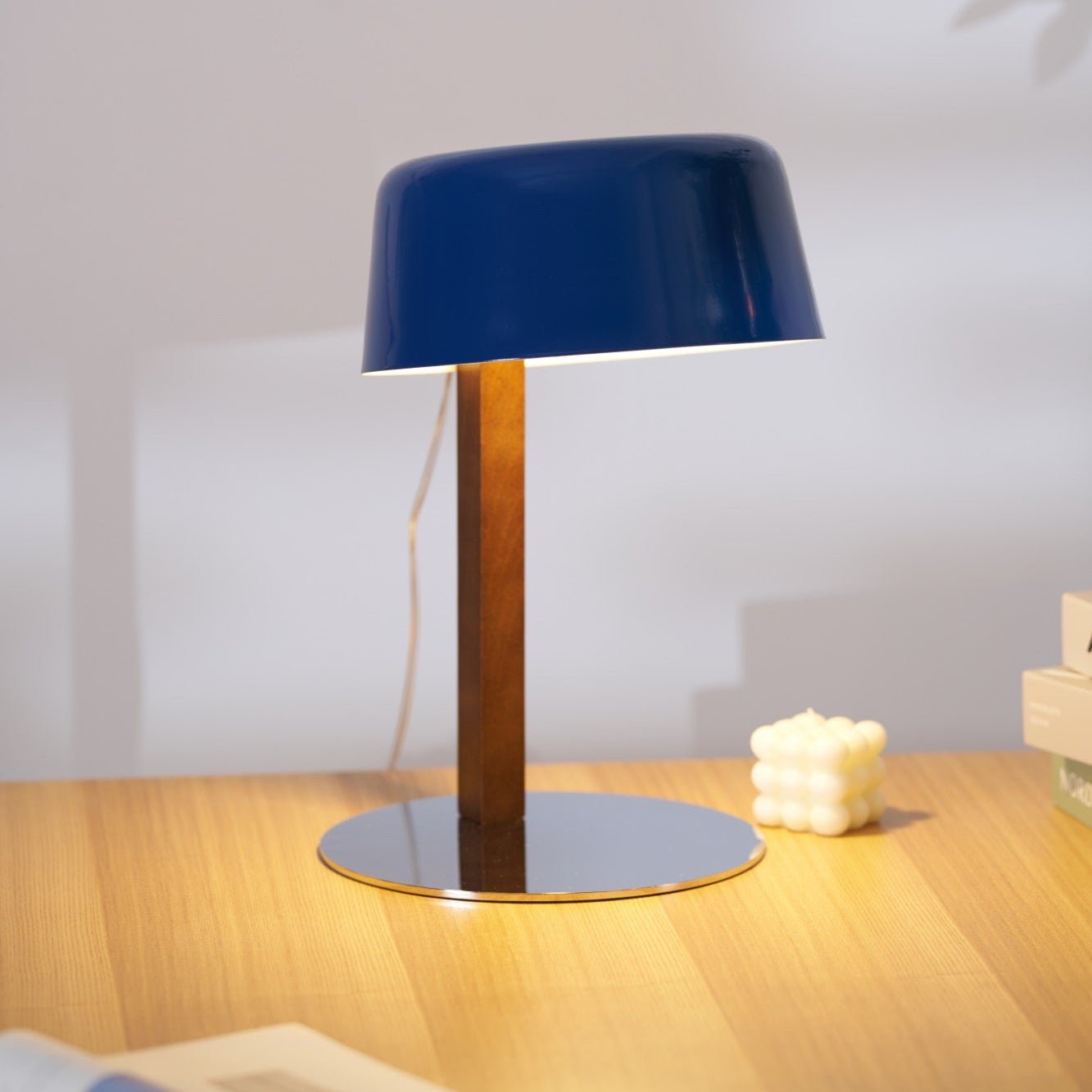 Aura Modern Table Lamp - Letslighting