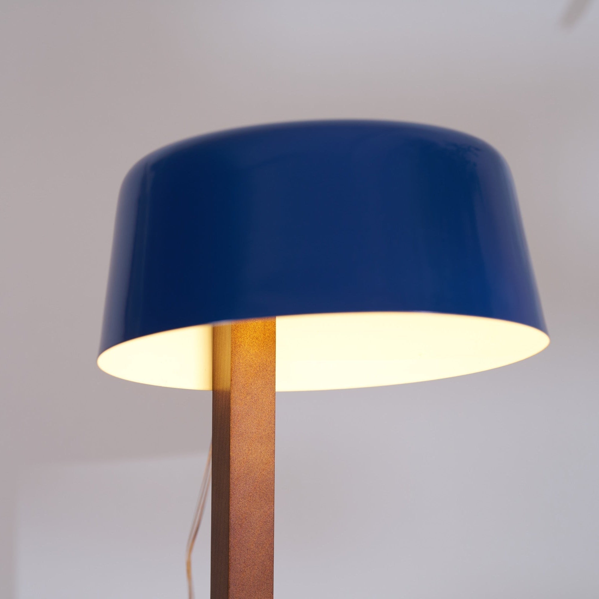 Aura Modern Table Lamp - Letslighting