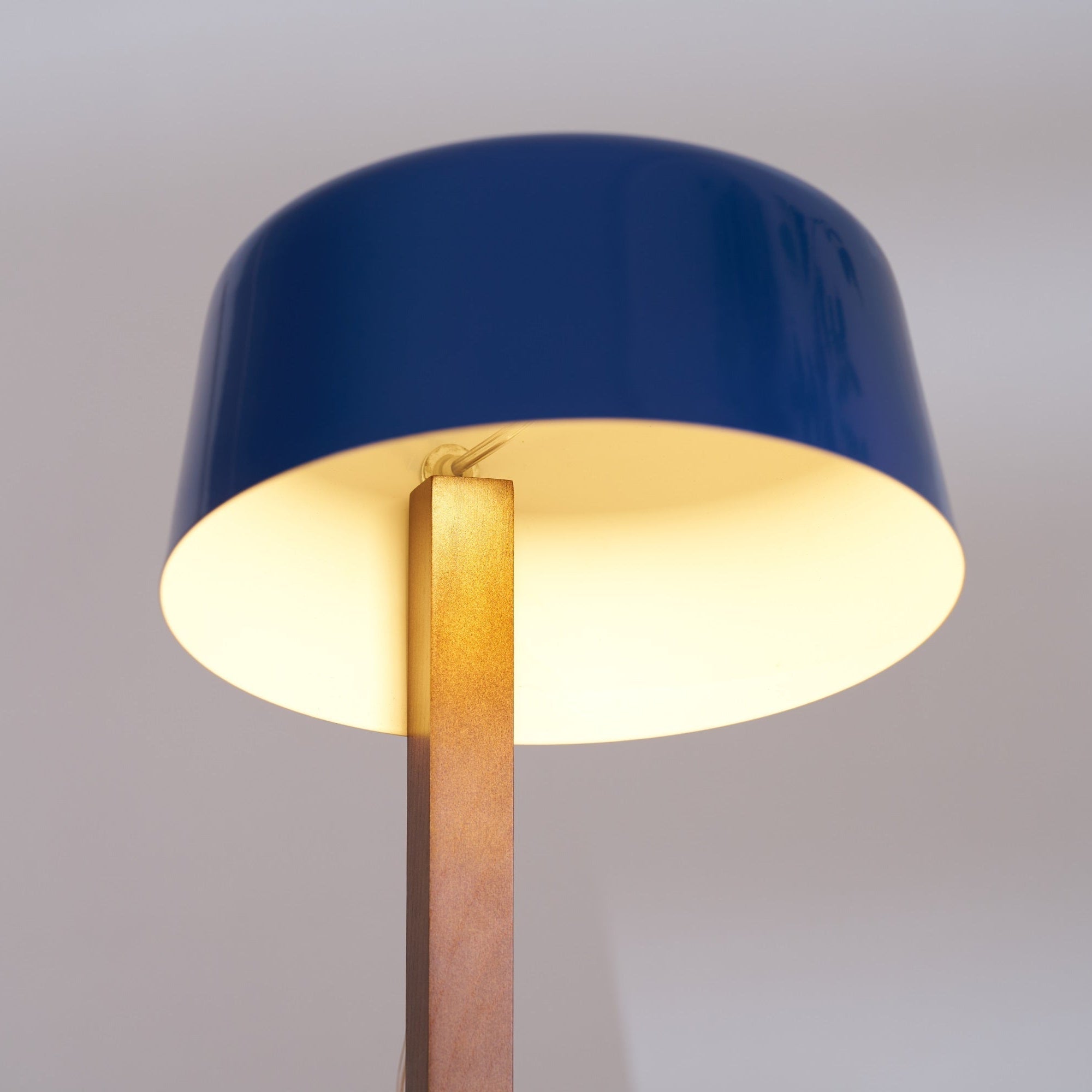 Aura Modern Table Lamp - Letslighting