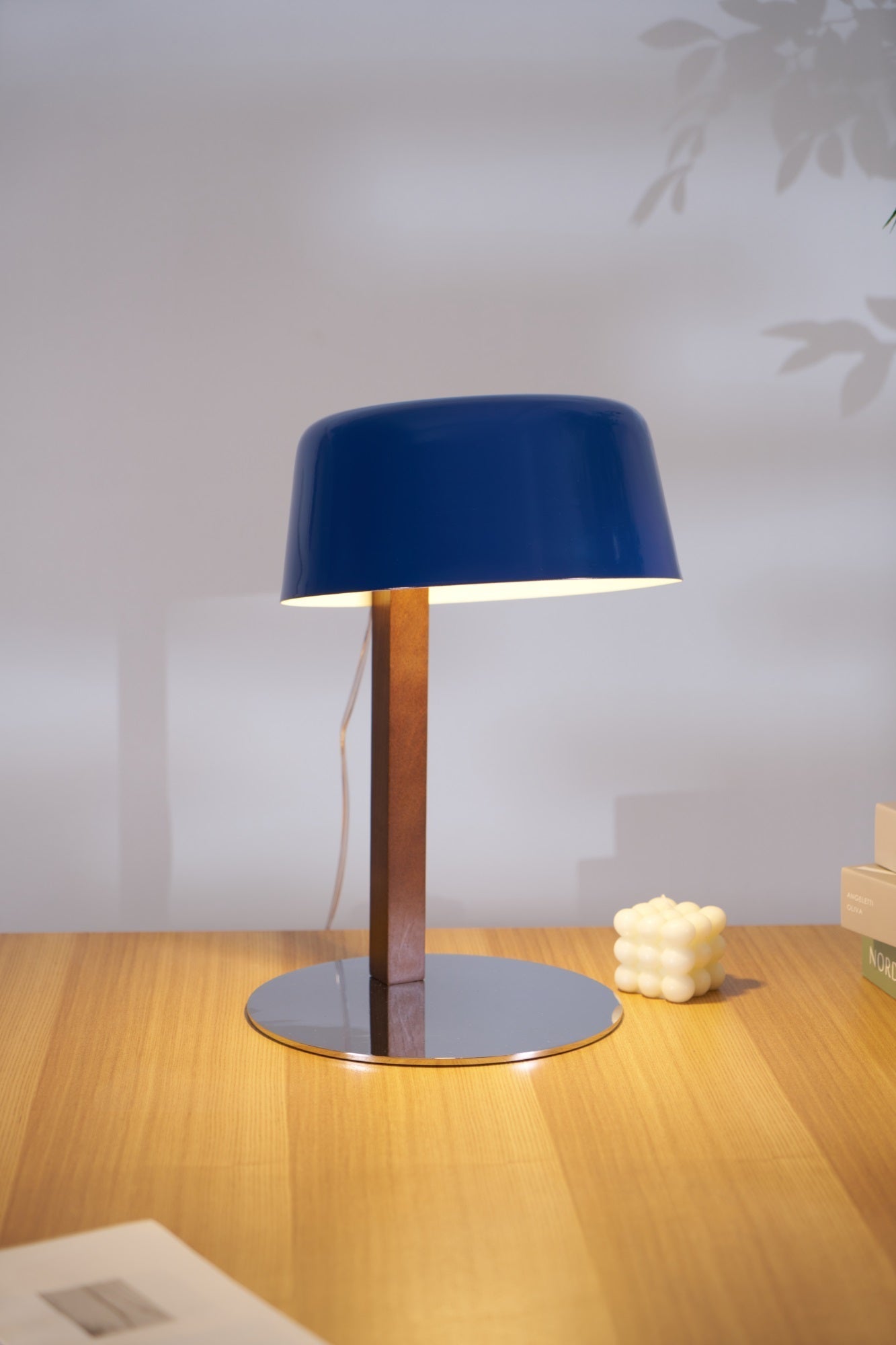 Aura Modern Table Lamp - Letslighting