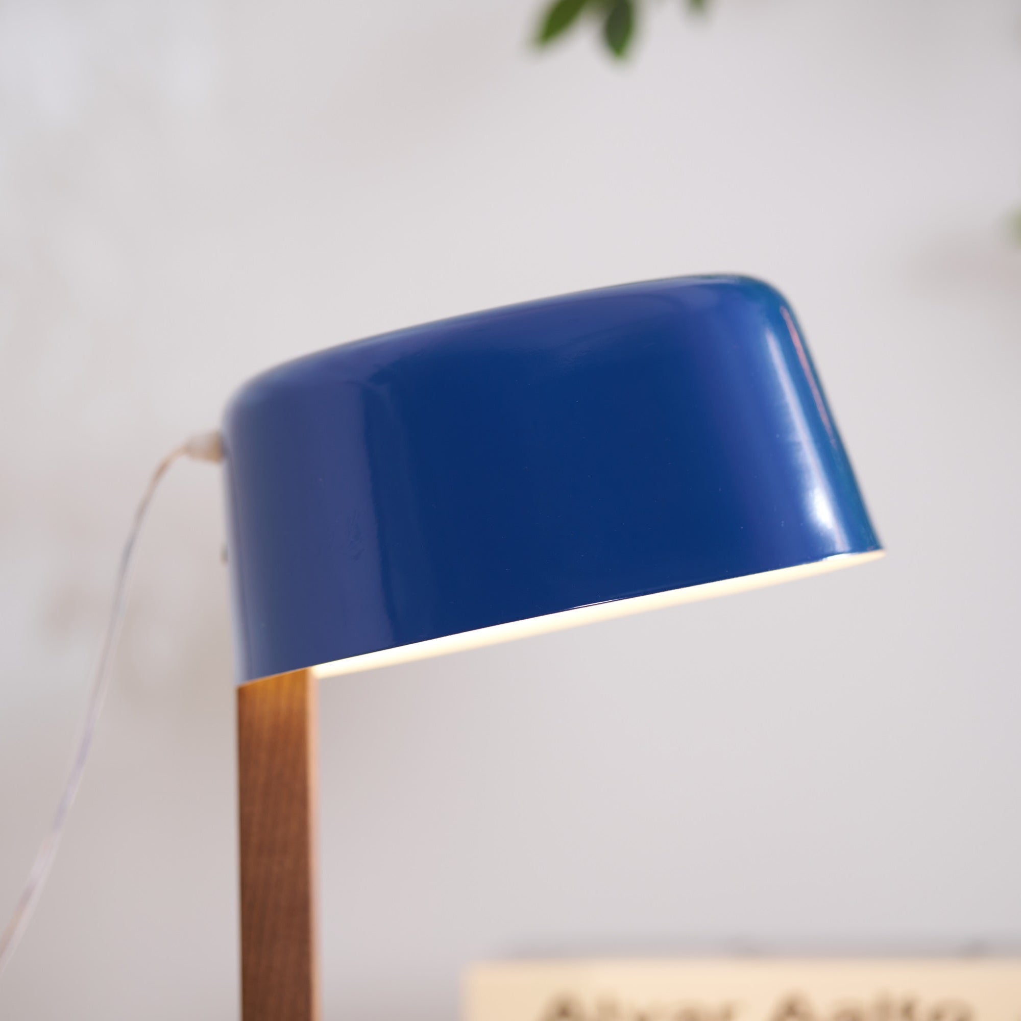 Aura Modern Table Lamp - Letslighting