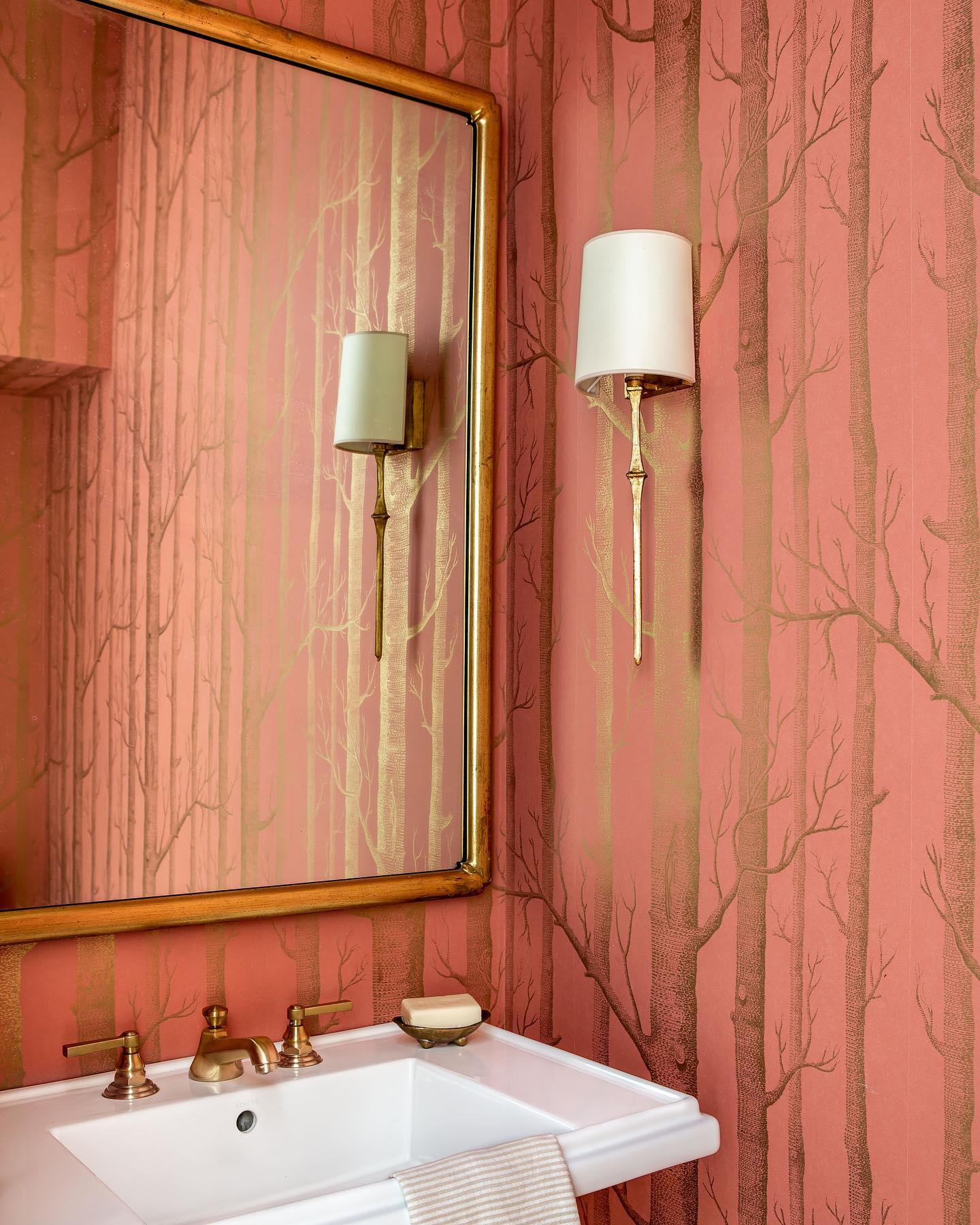 Yield Vintage Unique Brass Fabric Wall Lamp - Letslighting