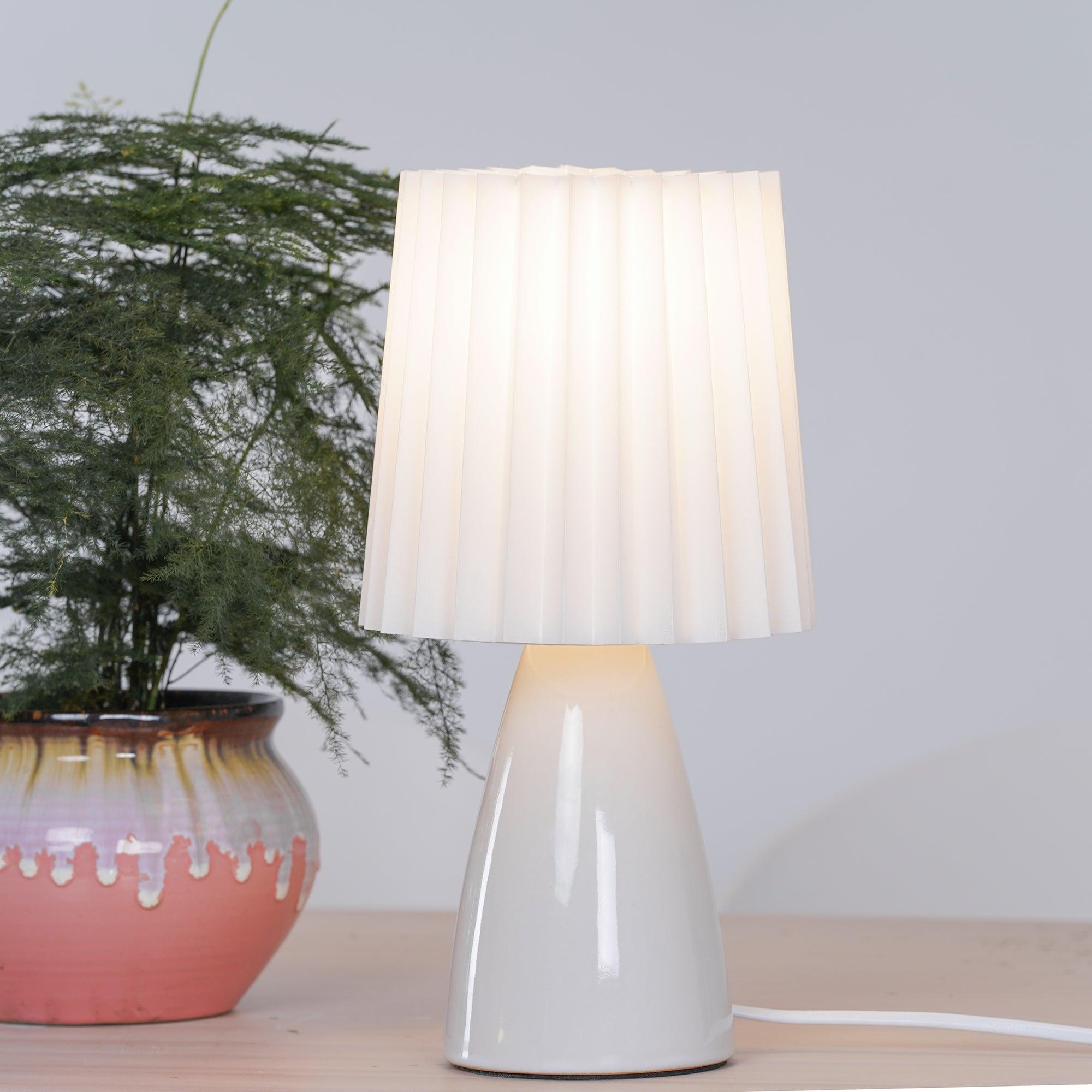 Solene Minimalist Fabric Table Lamp - Letslighting