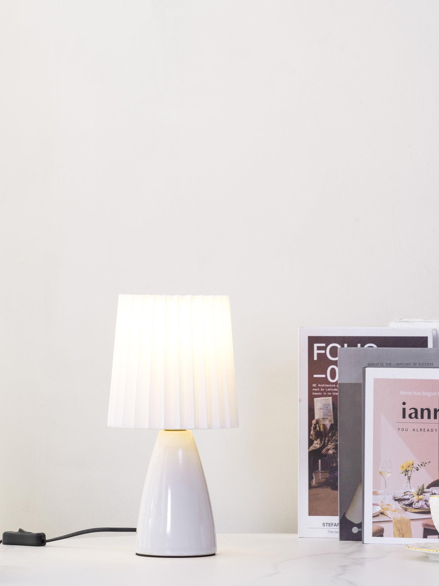 Solene Minimalist Fabric Table Lamp - Letslighting