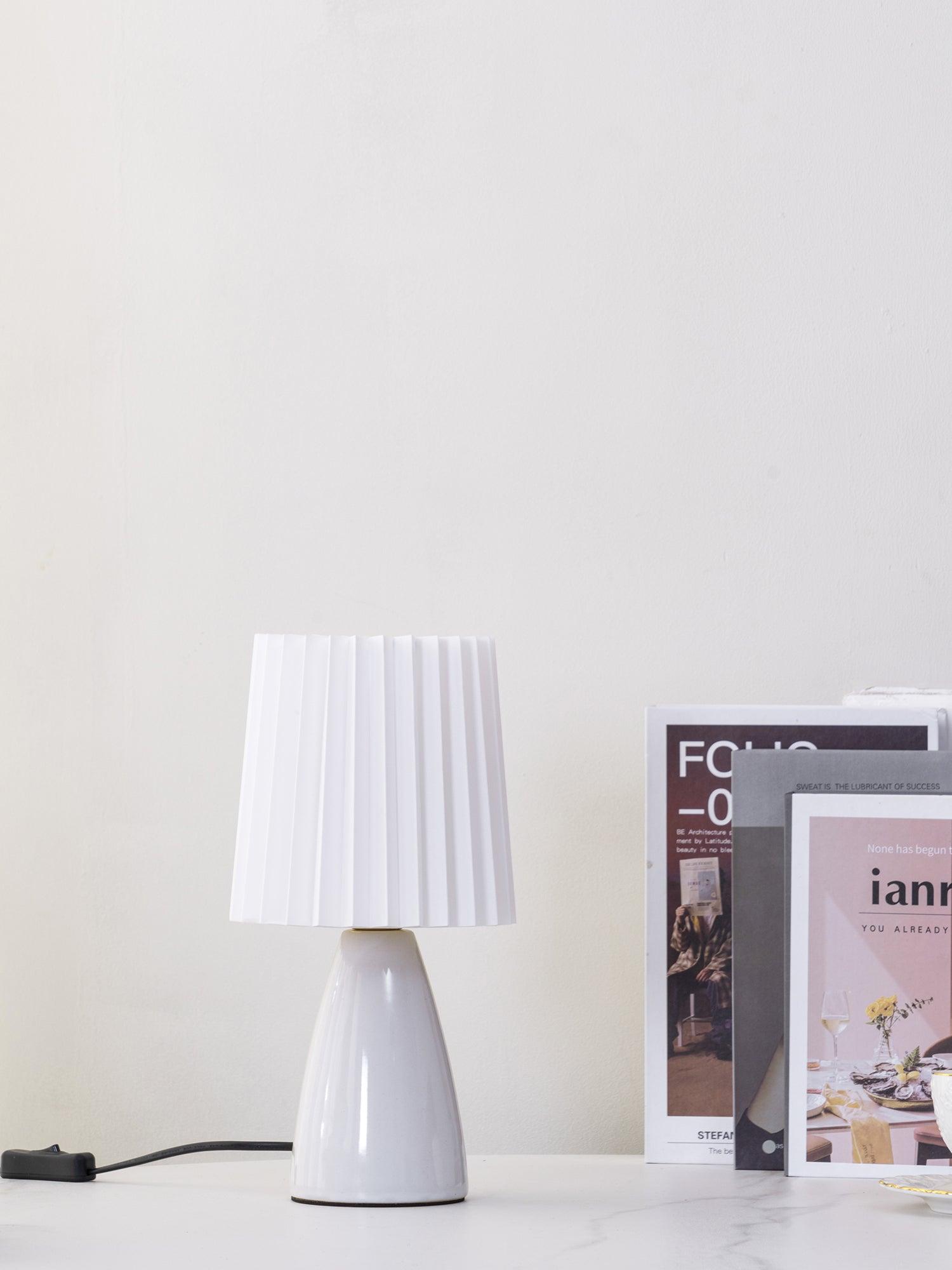 Solene Minimalist Fabric Table Lamp - Letslighting