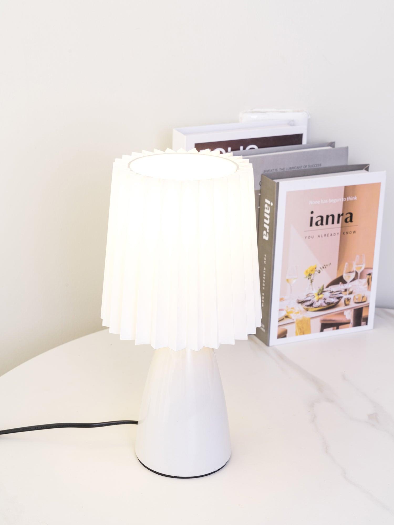 Solene Minimalist Fabric Table Lamp - Letslighting