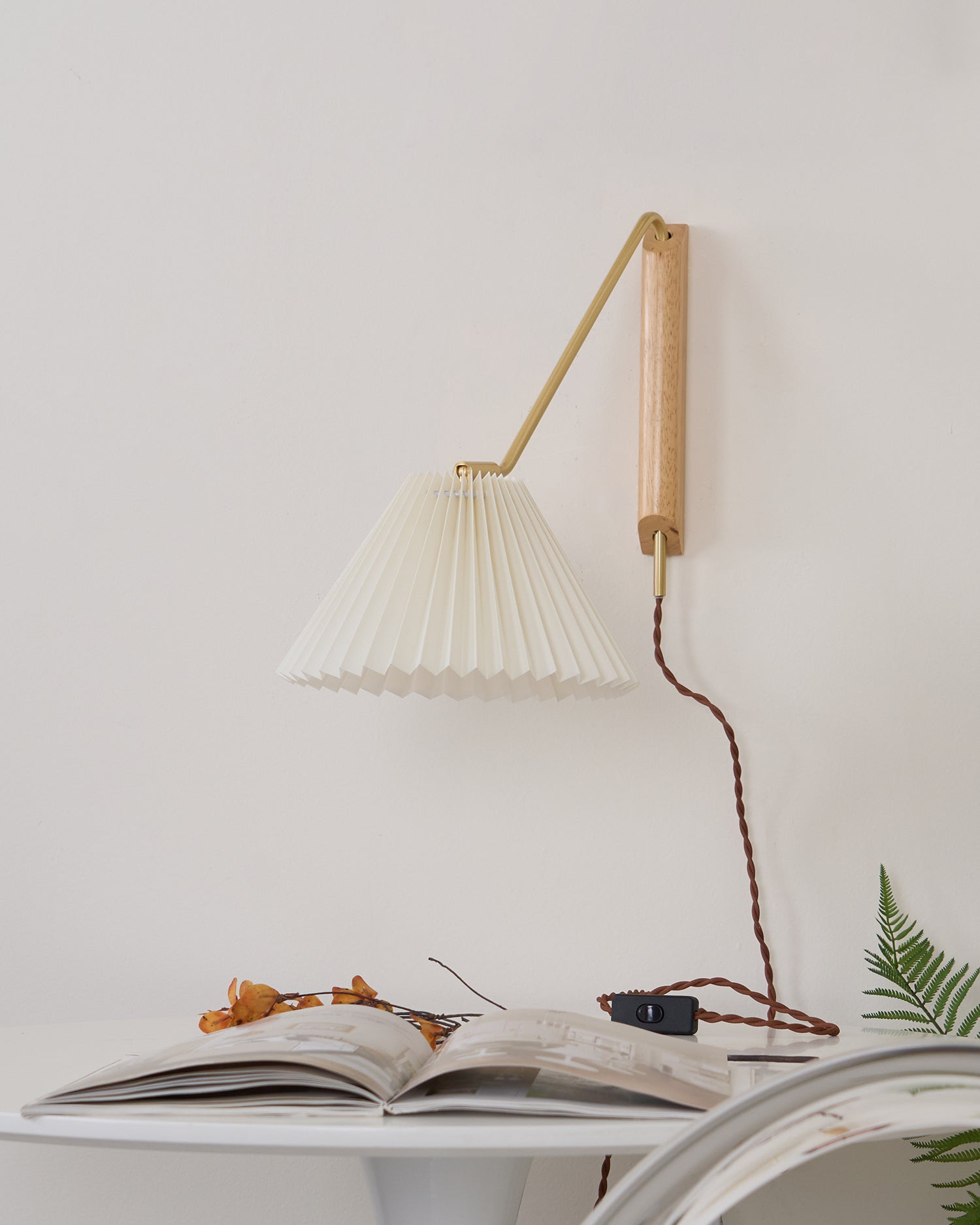 Feyora Pleated Fabric Wall Lamp - Letslighting