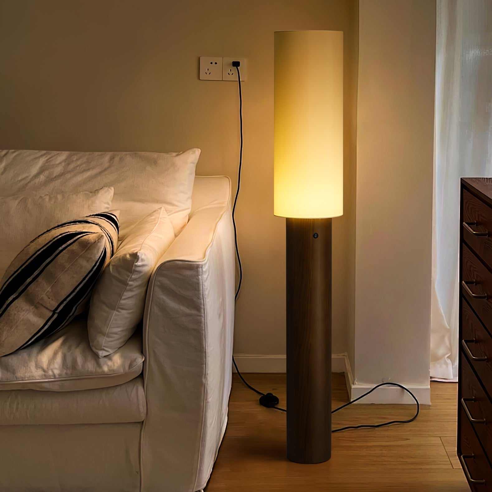 Uvynir Cylindrical Wood Floor Lamp - Letslighting