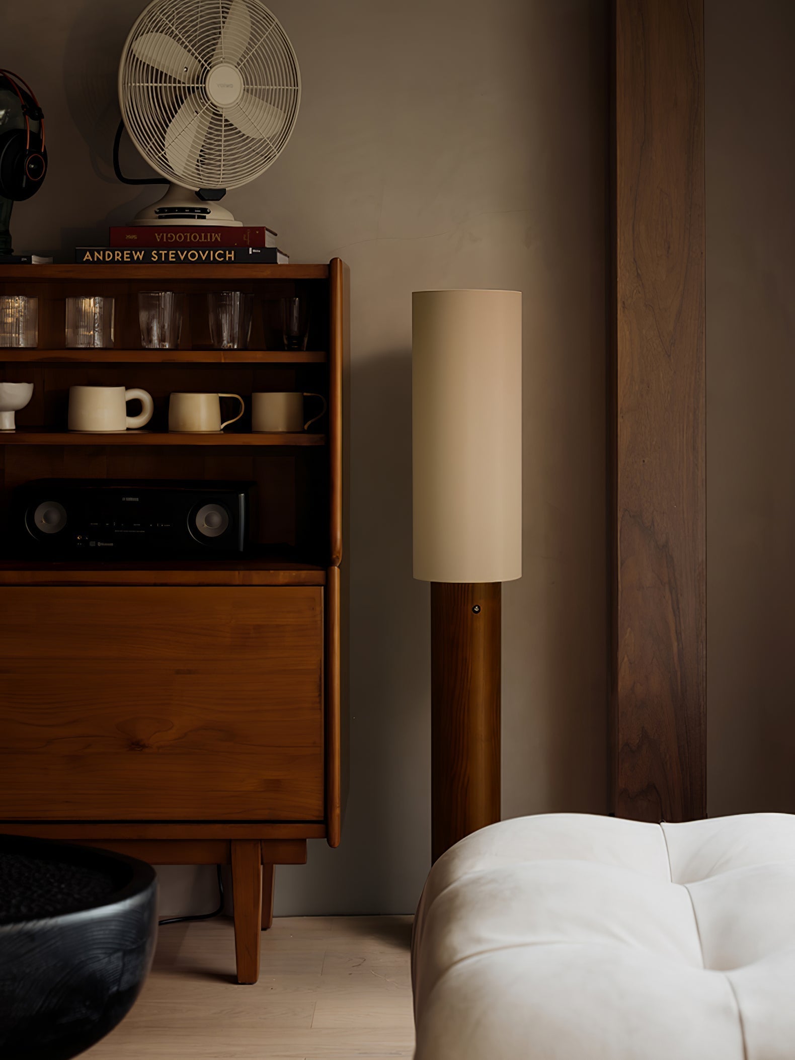 Uvynir Cylindrical Wood Floor Lamp - Letslighting