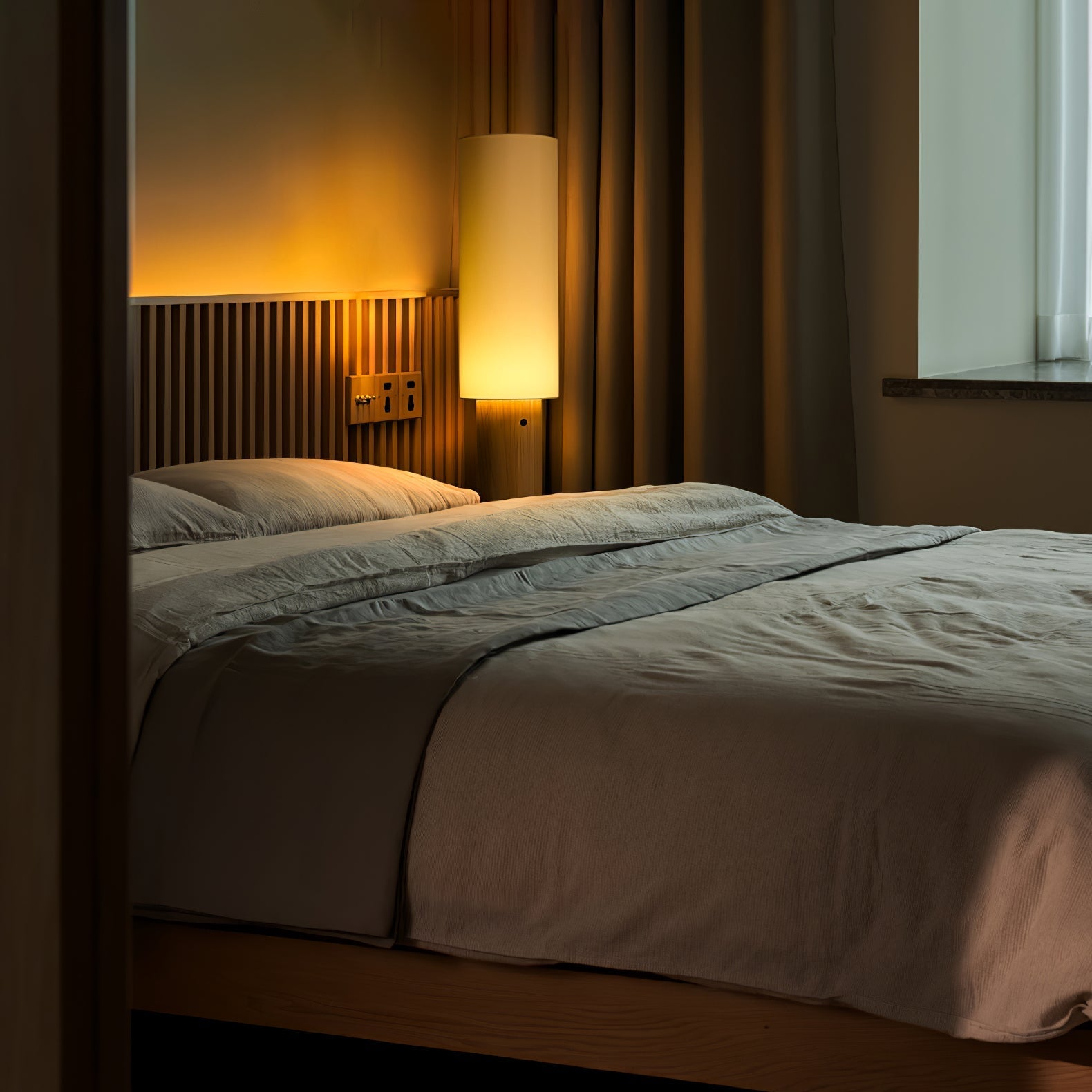 Uvynir Cylindrical Wood Floor Lamp - Letslighting