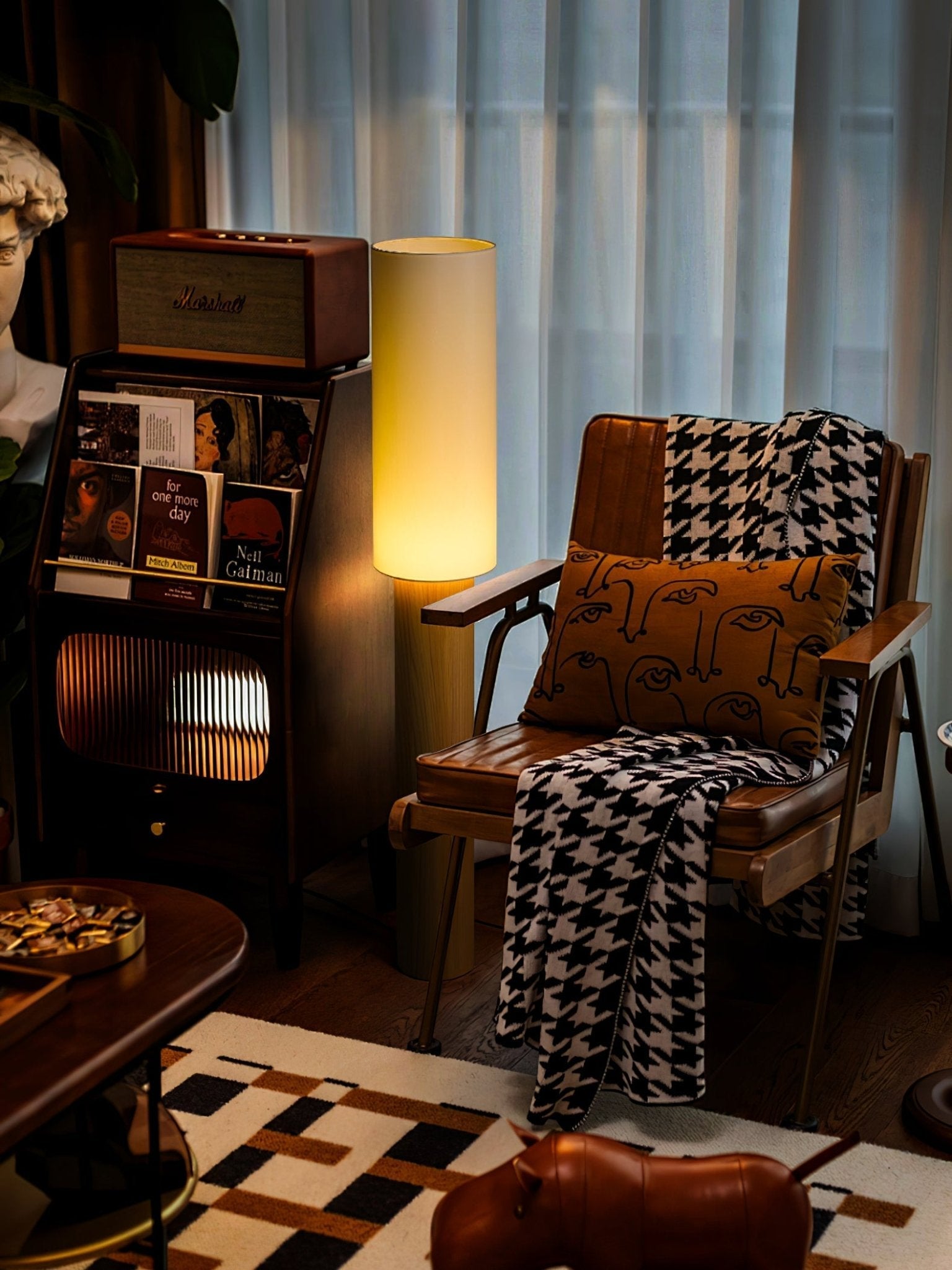 Uvynir Cylindrical Wood Floor Lamp - Letslighting