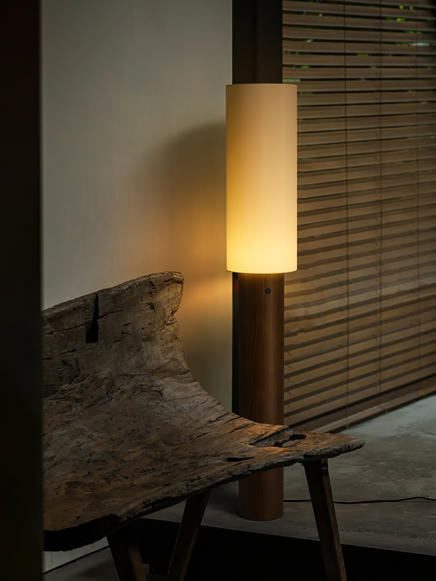 Uvynir Cylindrical Wood Floor Lamp - Letslighting
