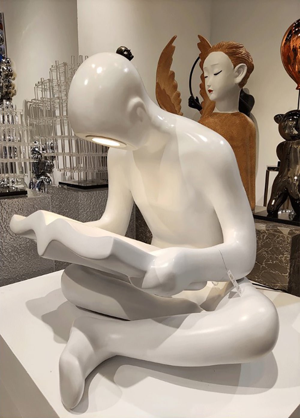 Ulvinion Reader Sculpture Table Lamp - Blowlighting