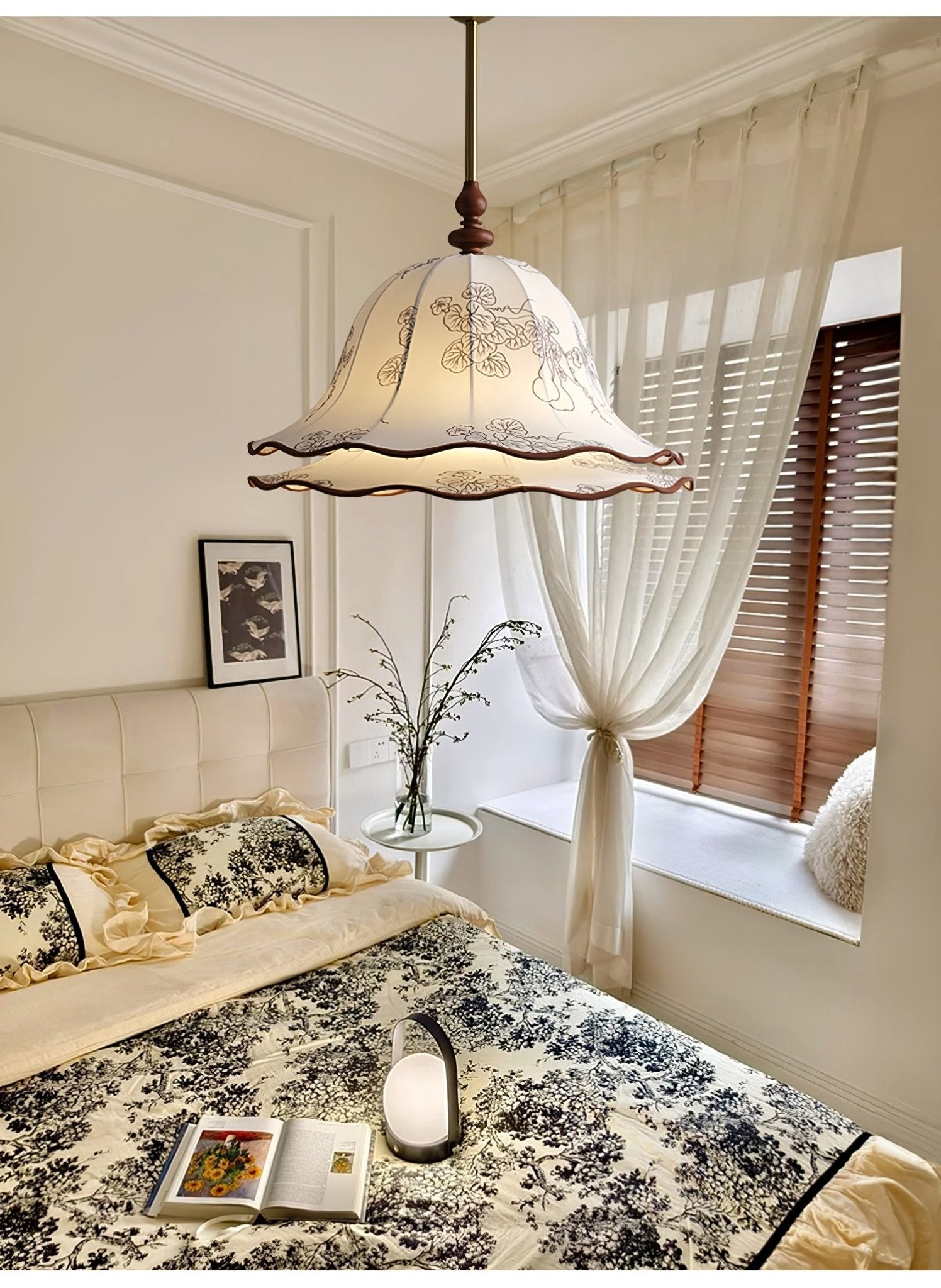 Ilsilis Traditional Elegance Floral Fabric Wood Pendant Lamp - Letslighting