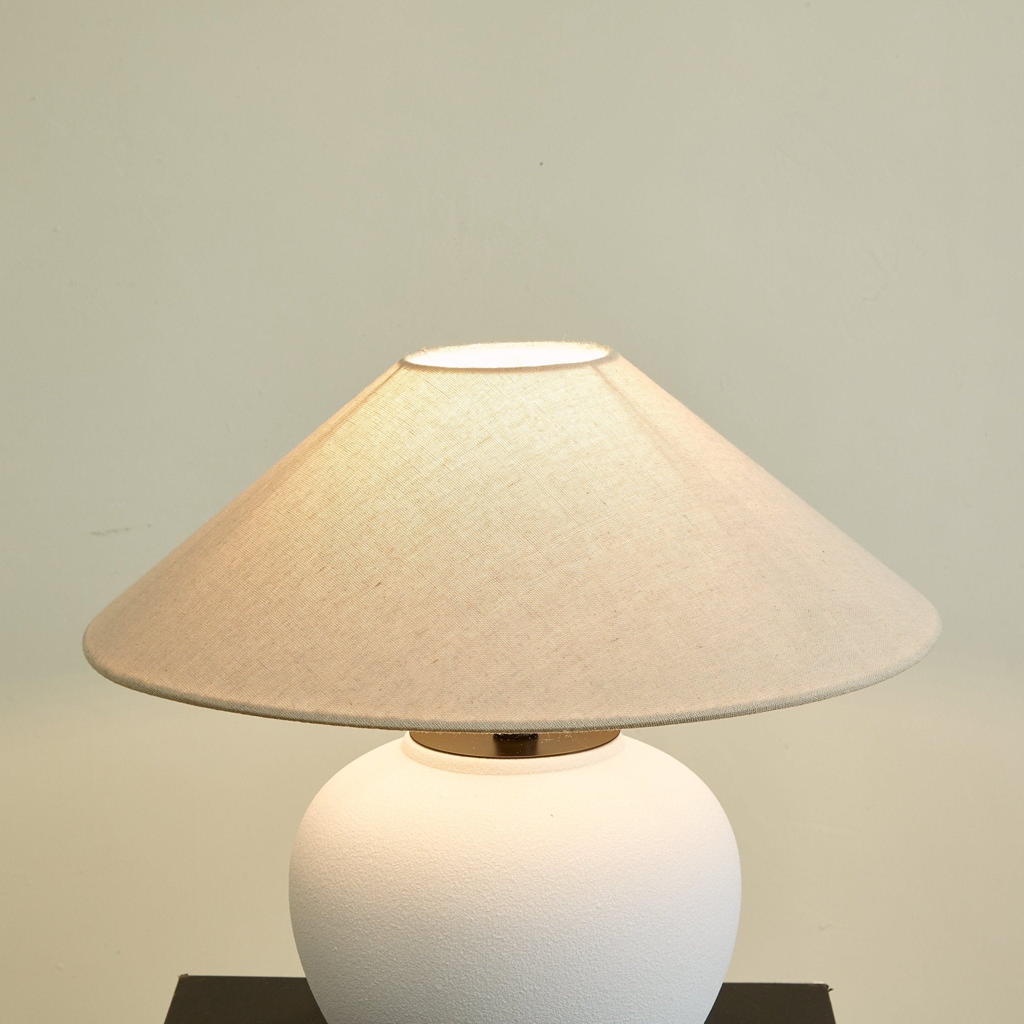 Erison Ceramic Table Lamp - Blowlighting