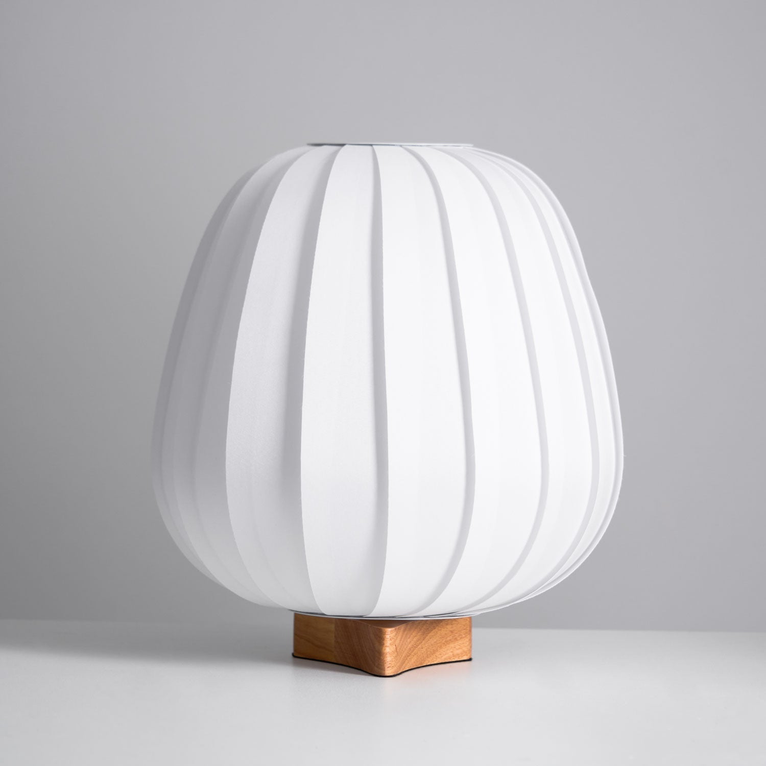 Fabric Minimalist Table Lamp - Blowlighting