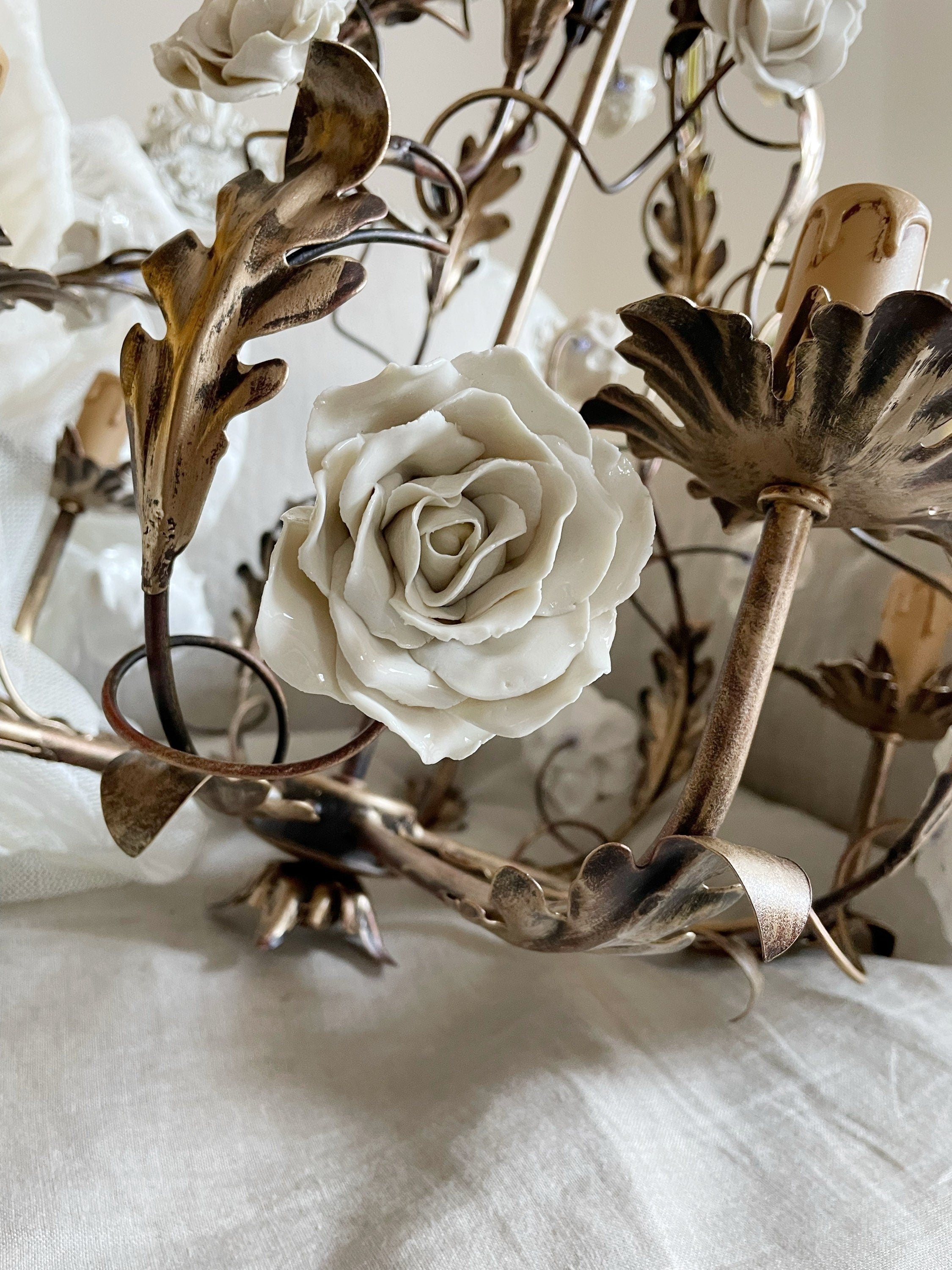 Araeyra Postmodern Luxury Rose Ceramic Chandelier - Letslighting