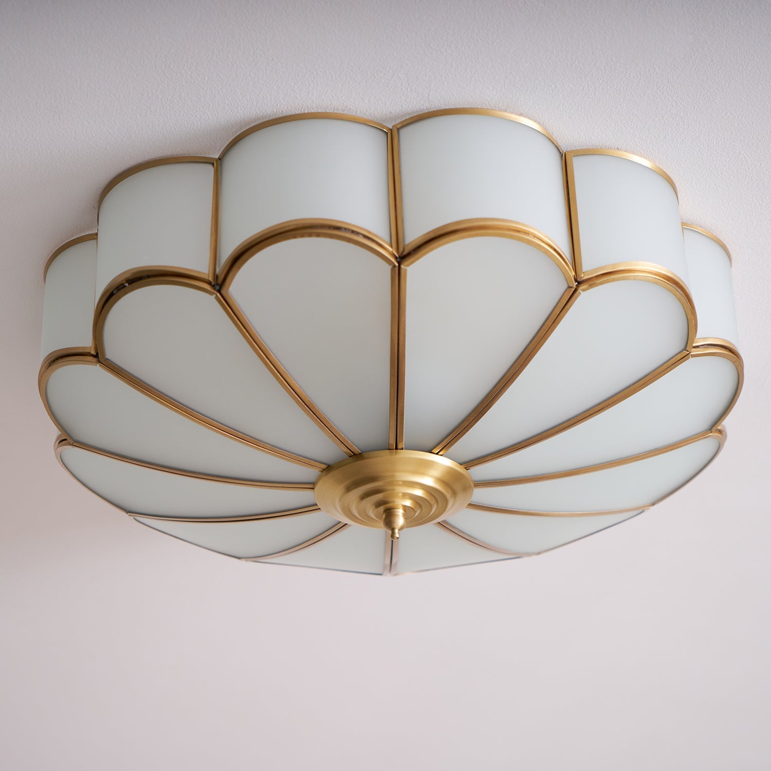Lustra Ceiling Light Flower Shape Glass Brass - Letslighting