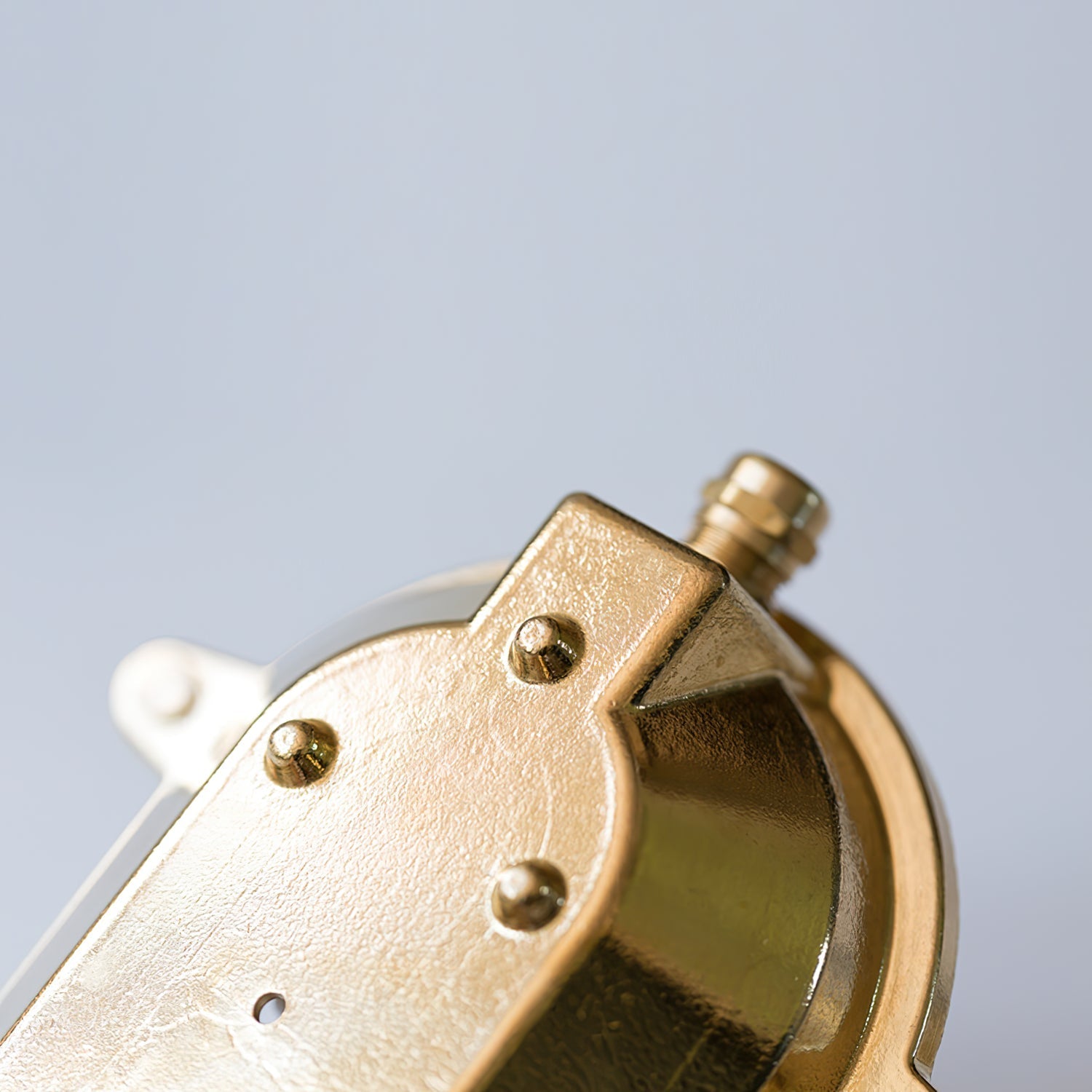 Erthearis Vintage Brass Bunker Sconce Wall Lamp - Letslighting