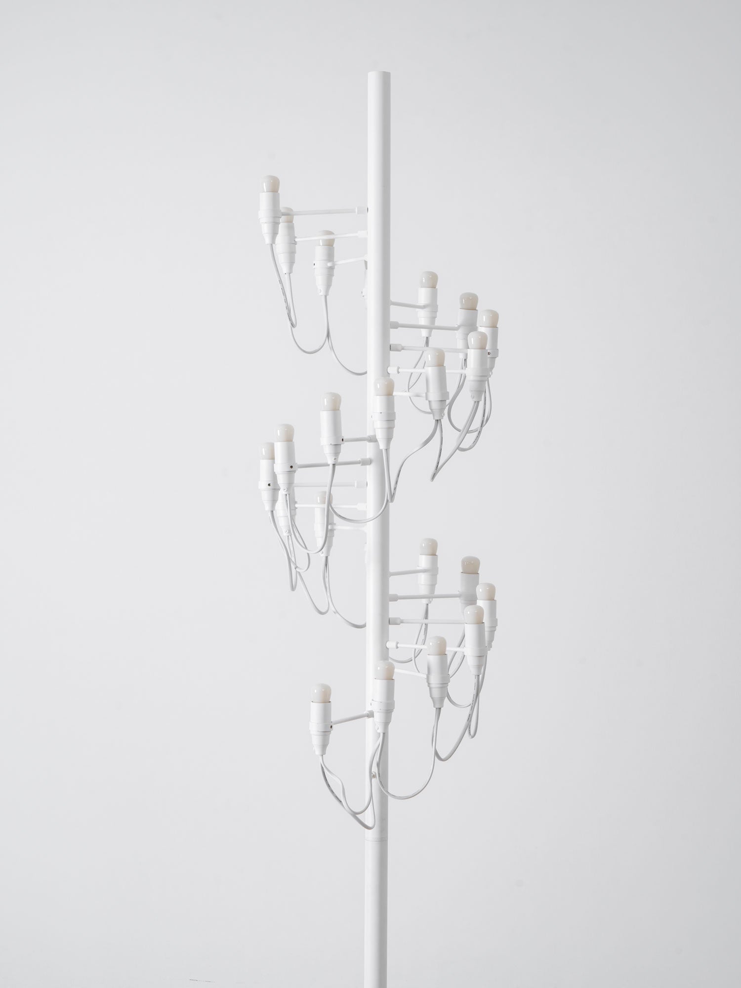 Olliryra Sculptural Steel Floor Lamp - Letslighting