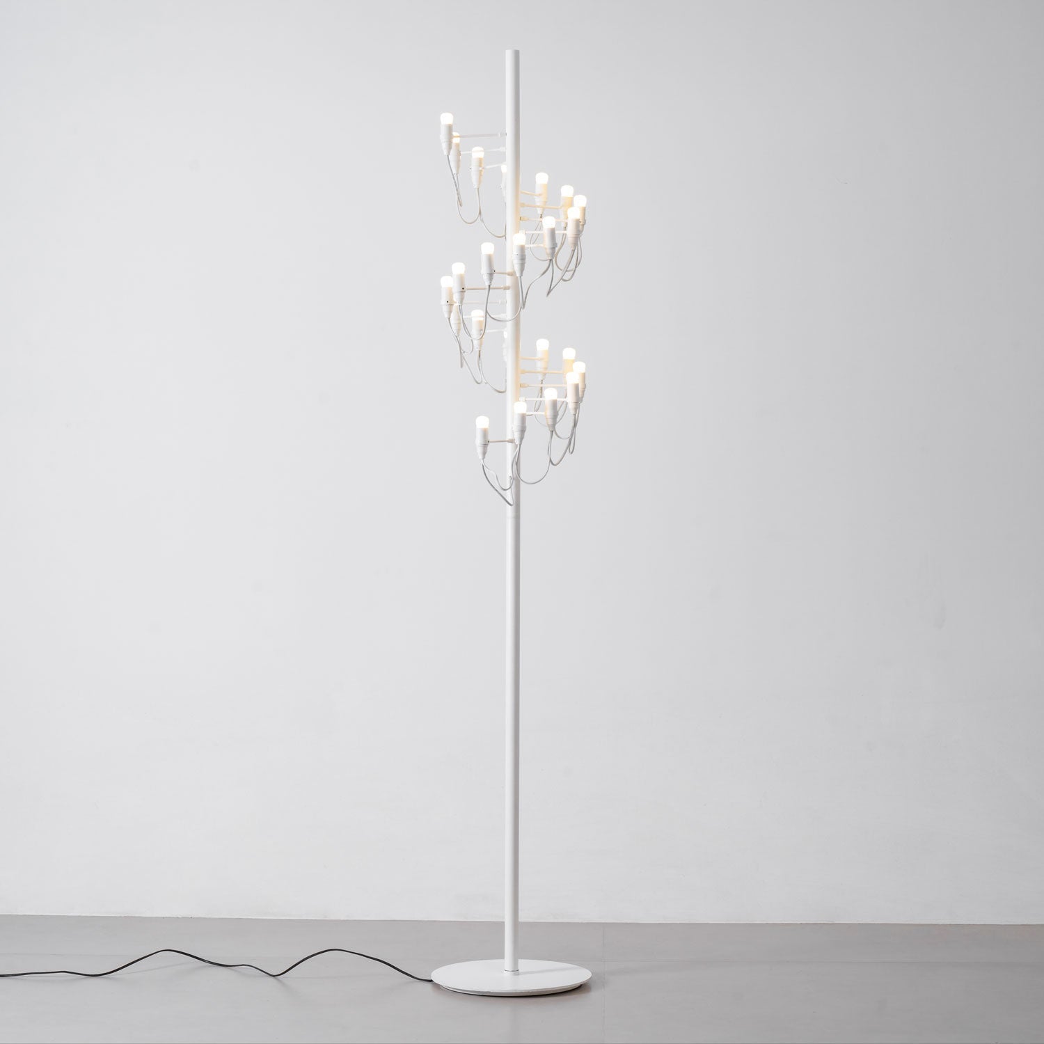 Olliryra Sculptural Steel Floor Lamp - Letslighting